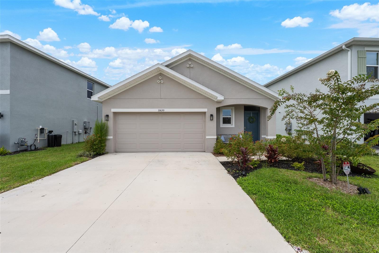 Single Family Residence in ZEPHYRHILLS, FL - Daniel Dourado