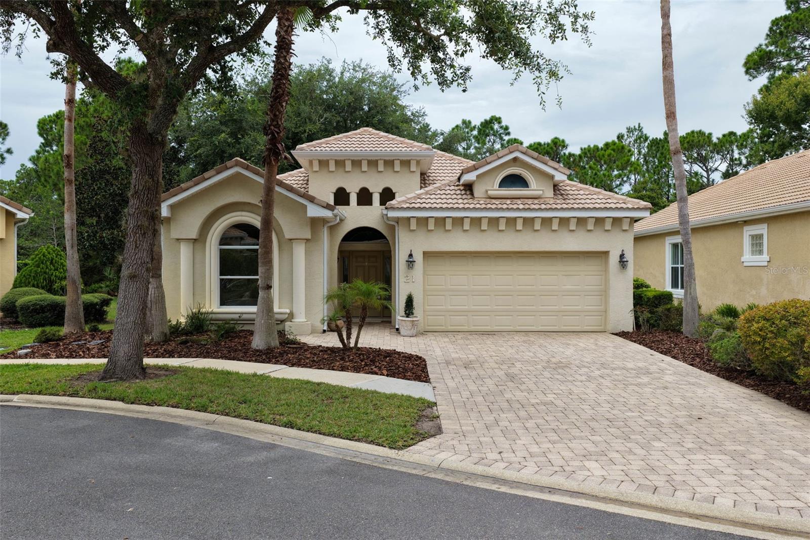 Single Family Residence in PALM COAST, FL - Daniel Dourado