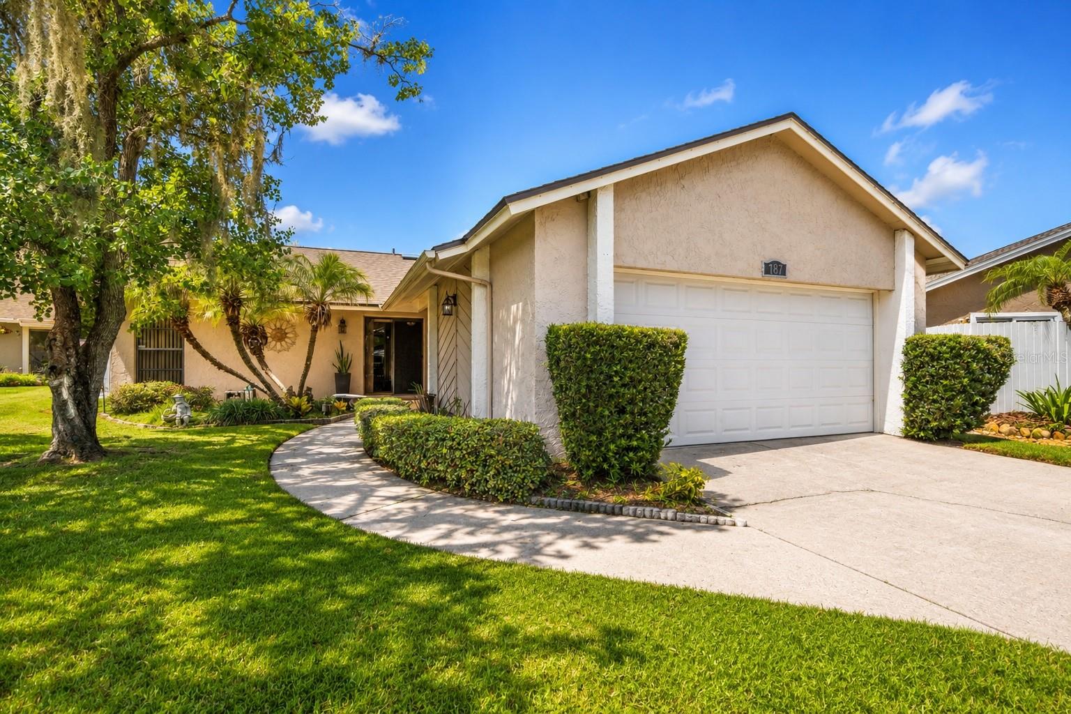 Single Family Residence in WINTER SPRINGS, FL - Daniel Dourado