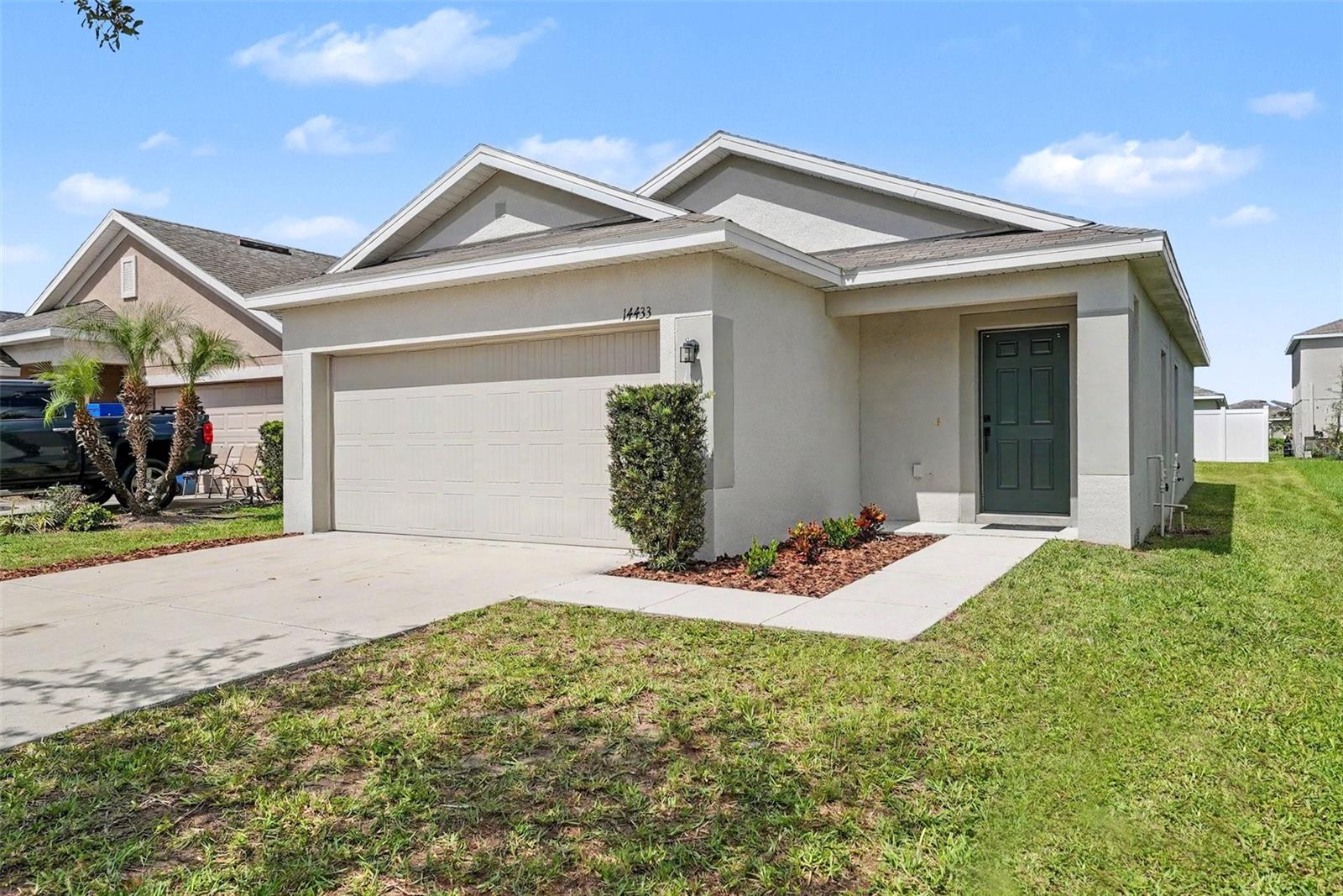 Single Family Residence in WIMAUMA, FL - Daniel Dourado