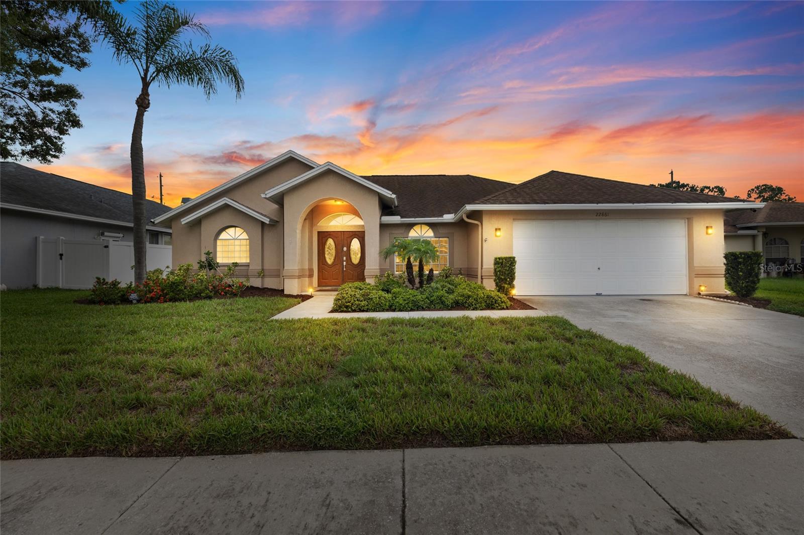 Single Family Residence in LUTZ, FL - Daniel Dourado