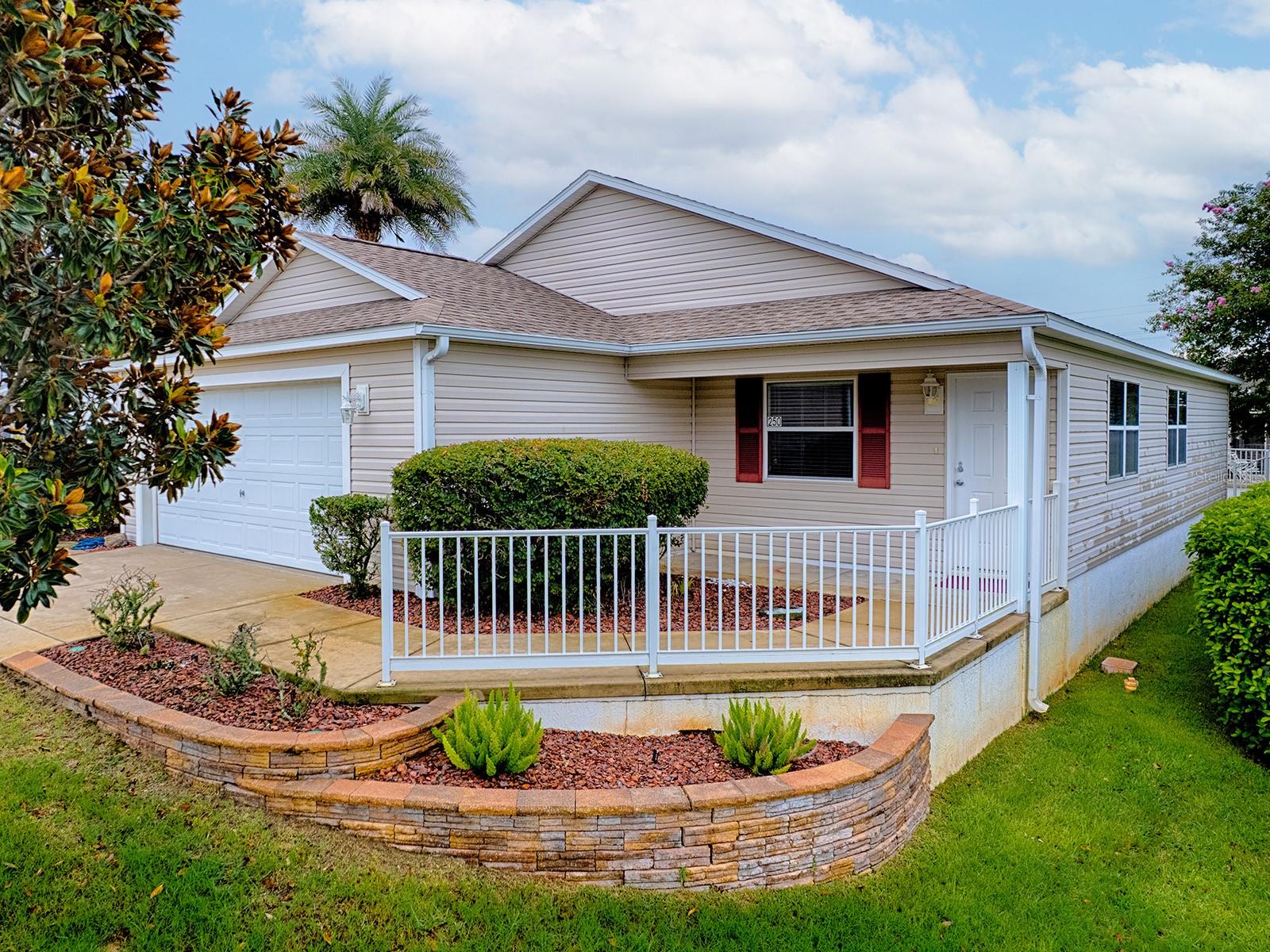 Single Family Residence in THE VILLAGES, FL - Daniel Dourado