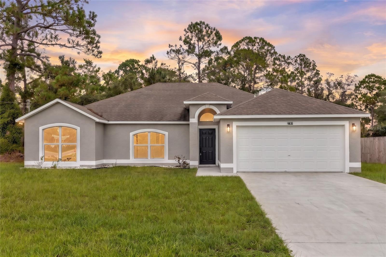 Single Family Residence in DELTONA, FL - Daniel Dourado