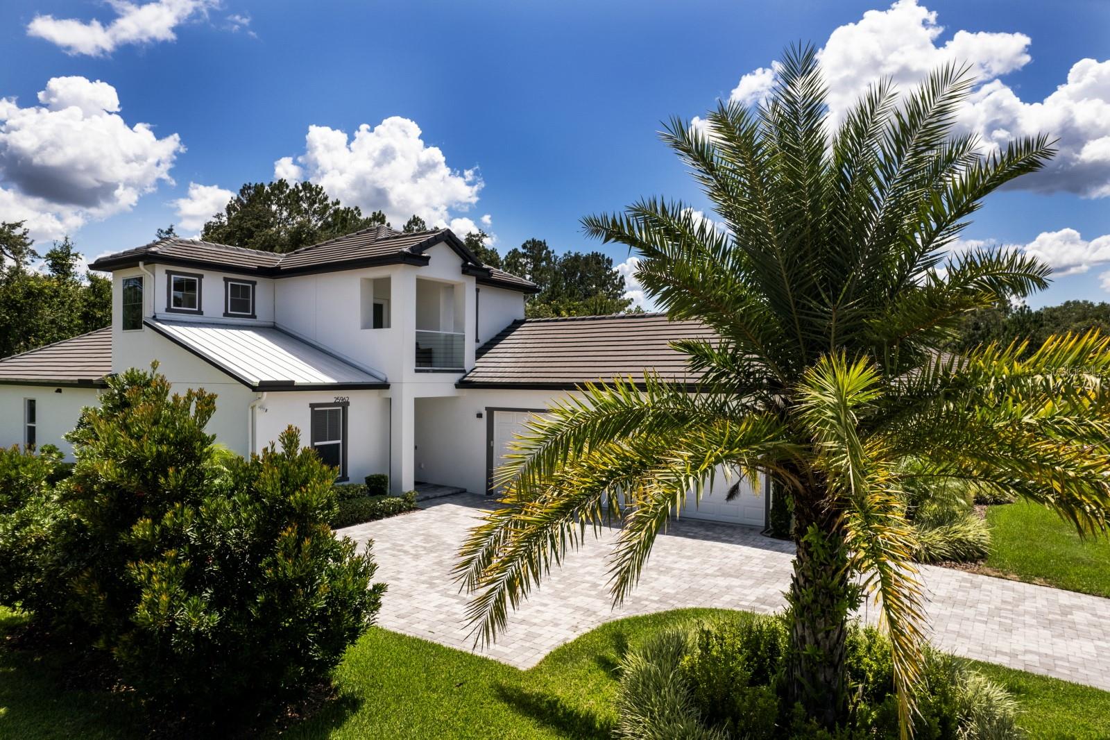 Single Family Residence in SORRENTO, FL - Daniel Dourado