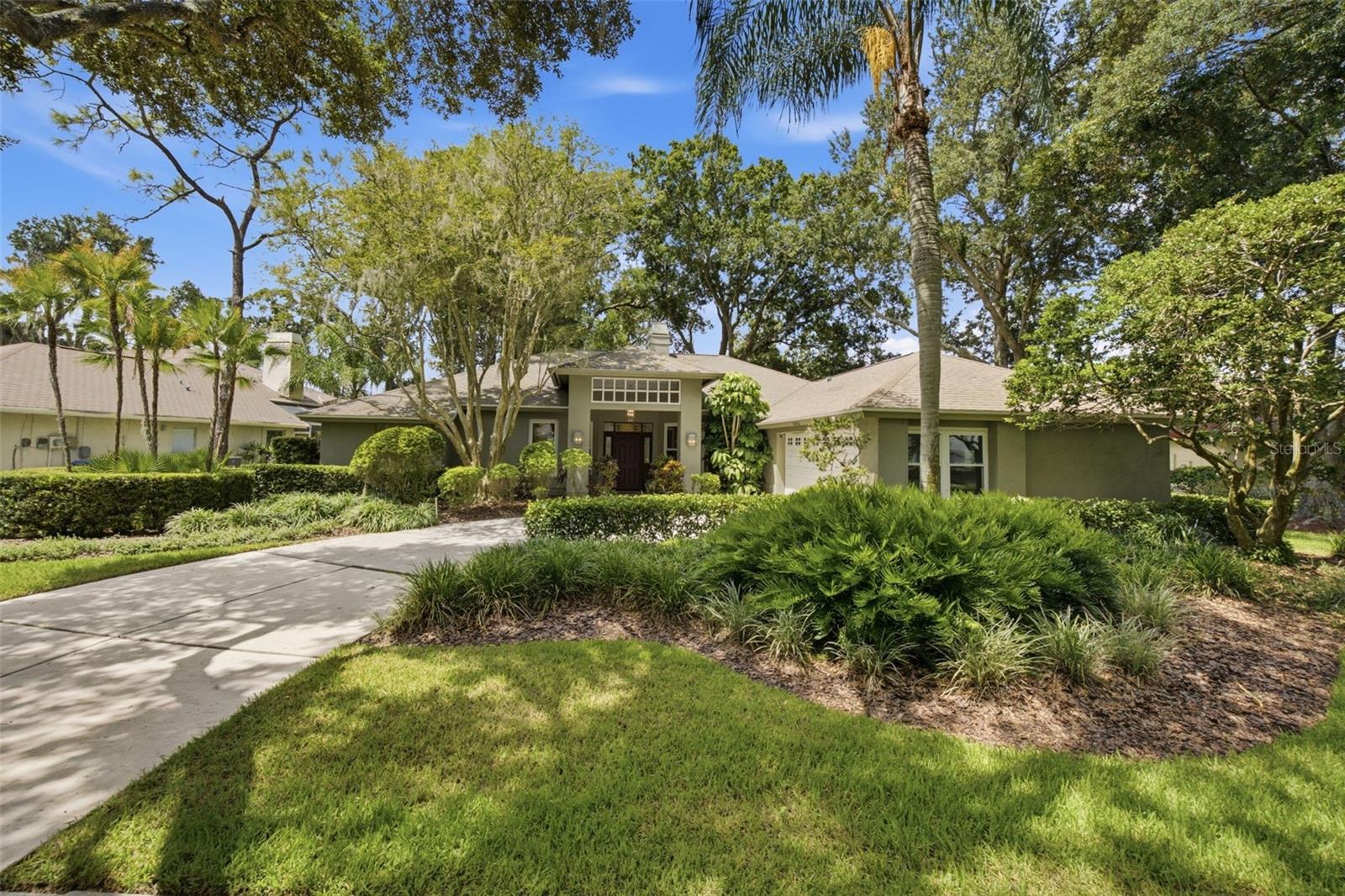 Single Family Residence in LUTZ, FL - Daniel Dourado