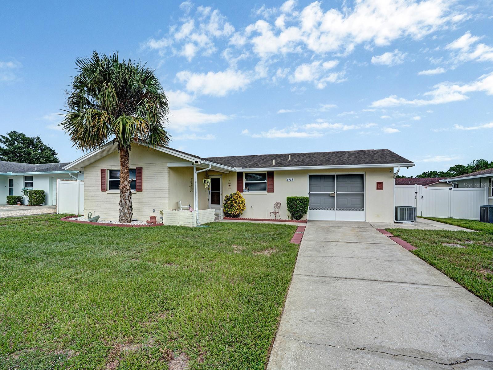 Single Family Residence em NEW PORT RICHEY, FL - Daniel Dourado