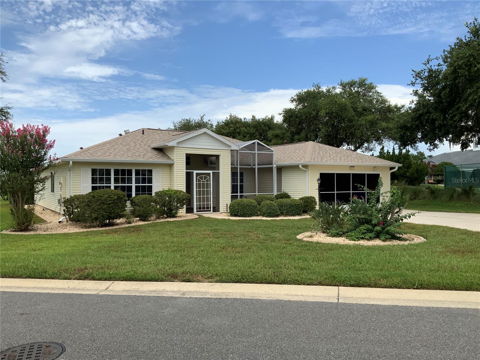 Single Family Residence em TAVARES, FL - Daniel Dourado