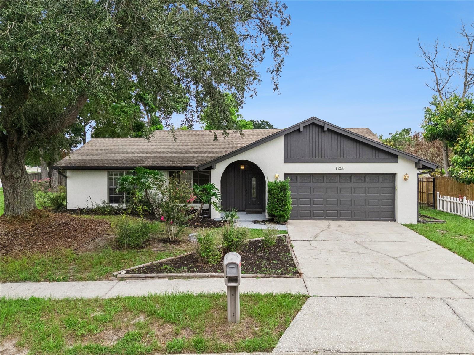 Single Family Residence in WINTER SPRINGS, FL - Daniel Dourado