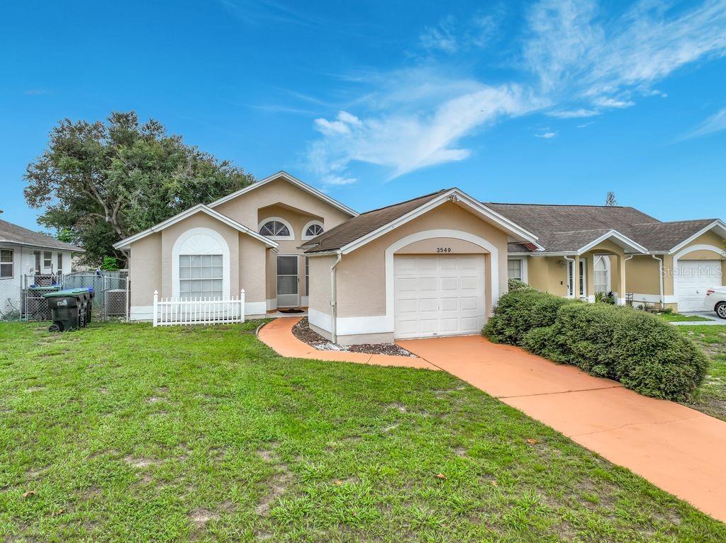 Single Family Residence in ORLANDO, FL - Daniel Dourado
