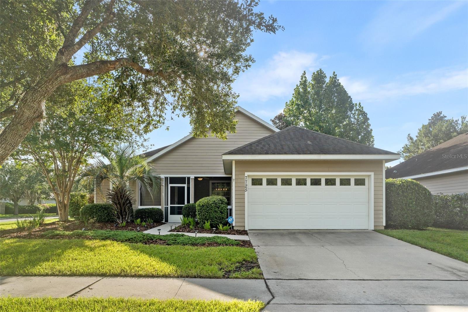 Single Family Residence in GAINESVILLE, FL - Daniel Dourado