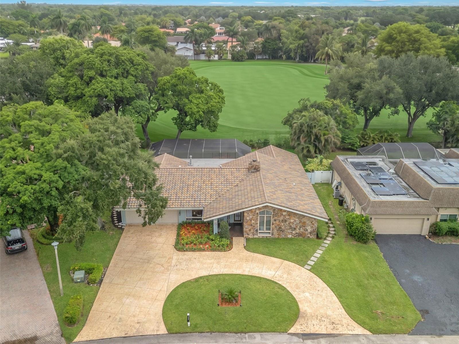 Single Family Residence in PLANTATION, FL - Daniel Dourado