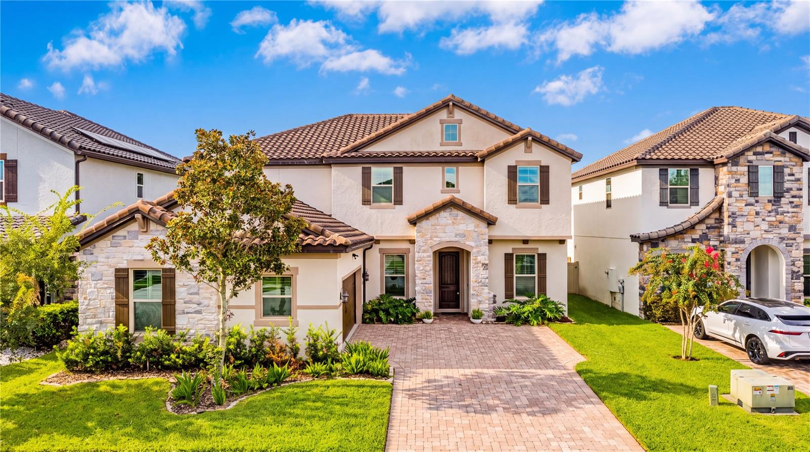 Single Family Residence in WINDERMERE, FL - Daniel Dourado