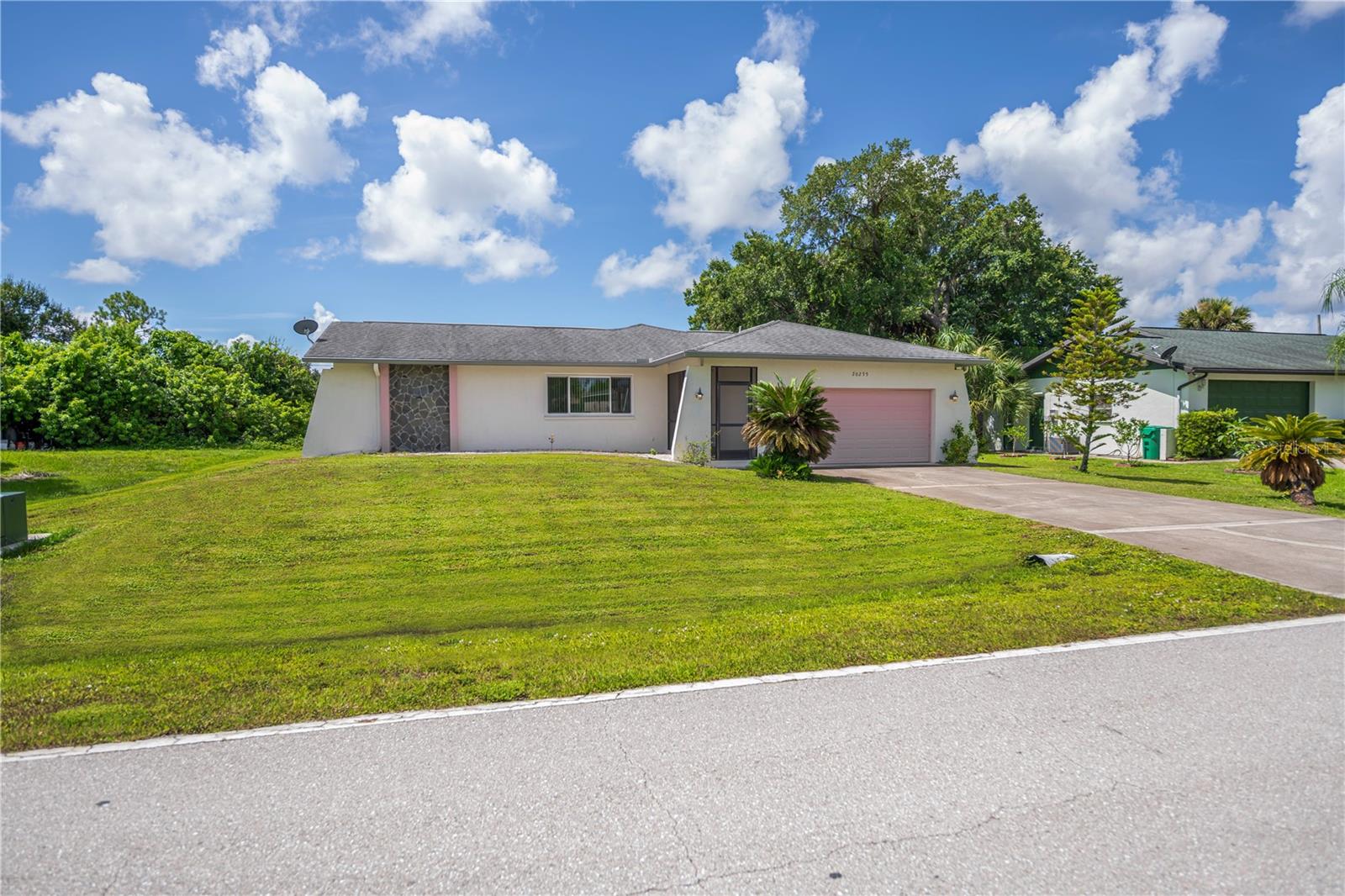 Single Family Residence em PORT CHARLOTTE, FL - Daniel Dourado