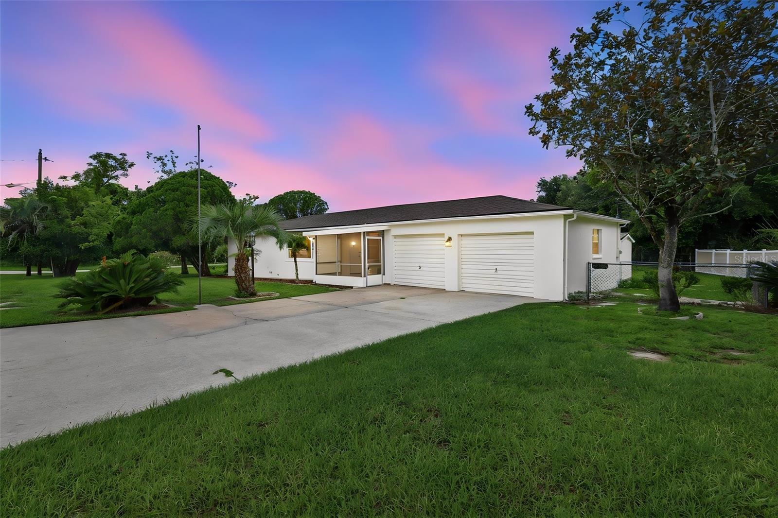 Single Family Residence em DEBARY, FL - Daniel Dourado