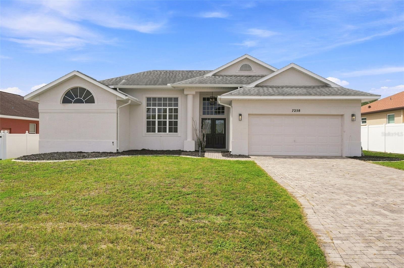 Single Family Residence in SPRING HILL, FL - Daniel Dourado