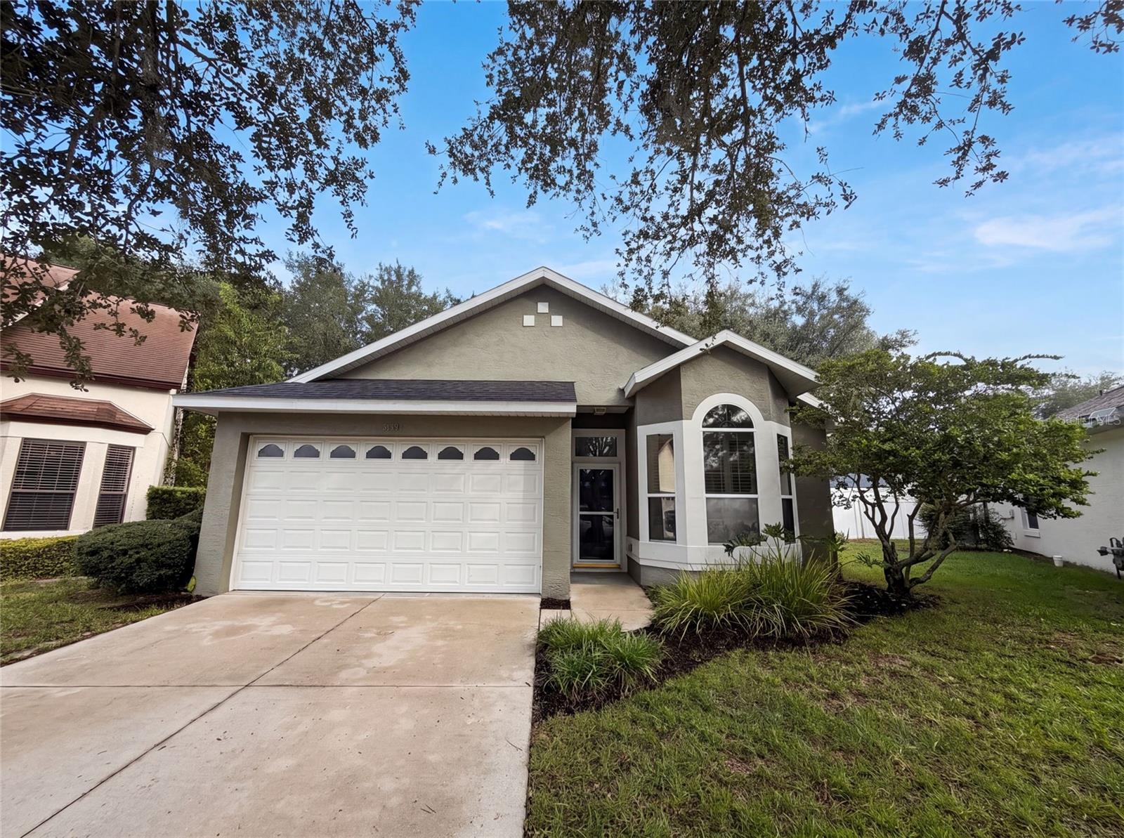Single Family Residence in LEESBURG, FL - Daniel Dourado