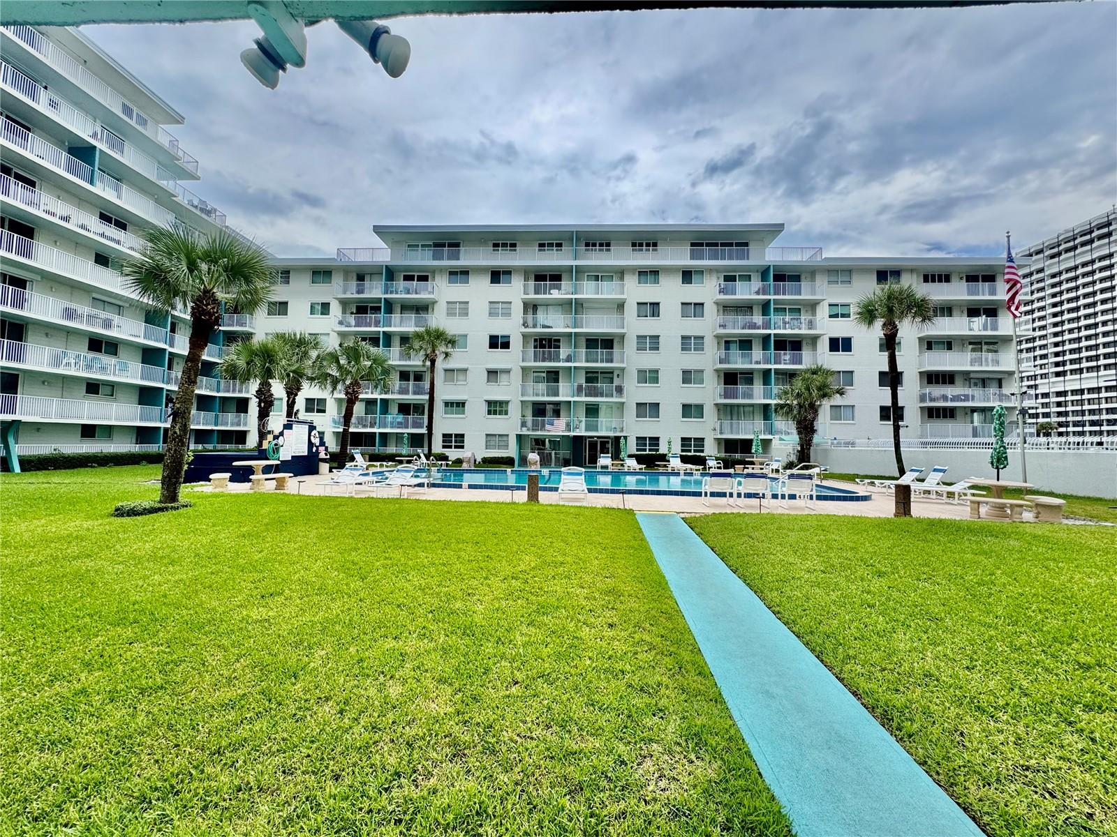 Condominium in DAYTONA BEACH, FL - Daniel Dourado