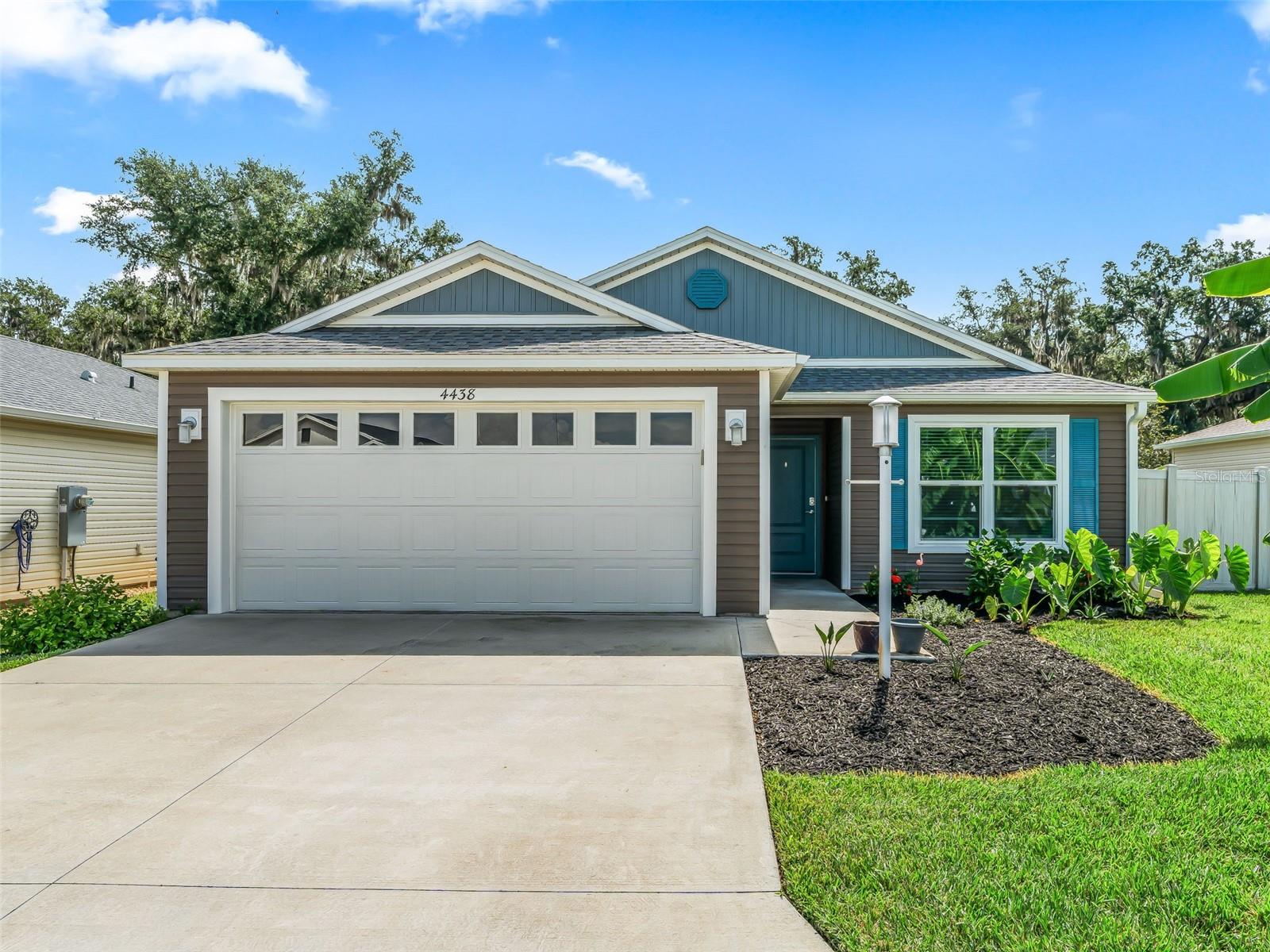 Single Family Residence in THE VILLAGES, FL - Daniel Dourado