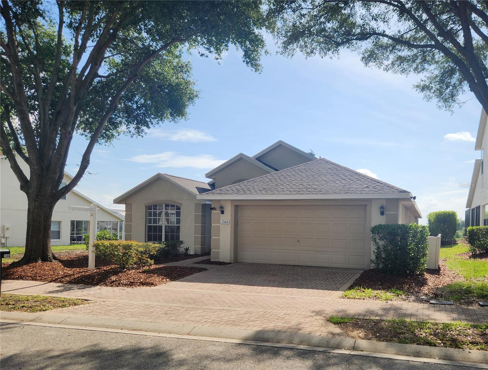 Single Family Residence in DAVENPORT, FL - Daniel Dourado