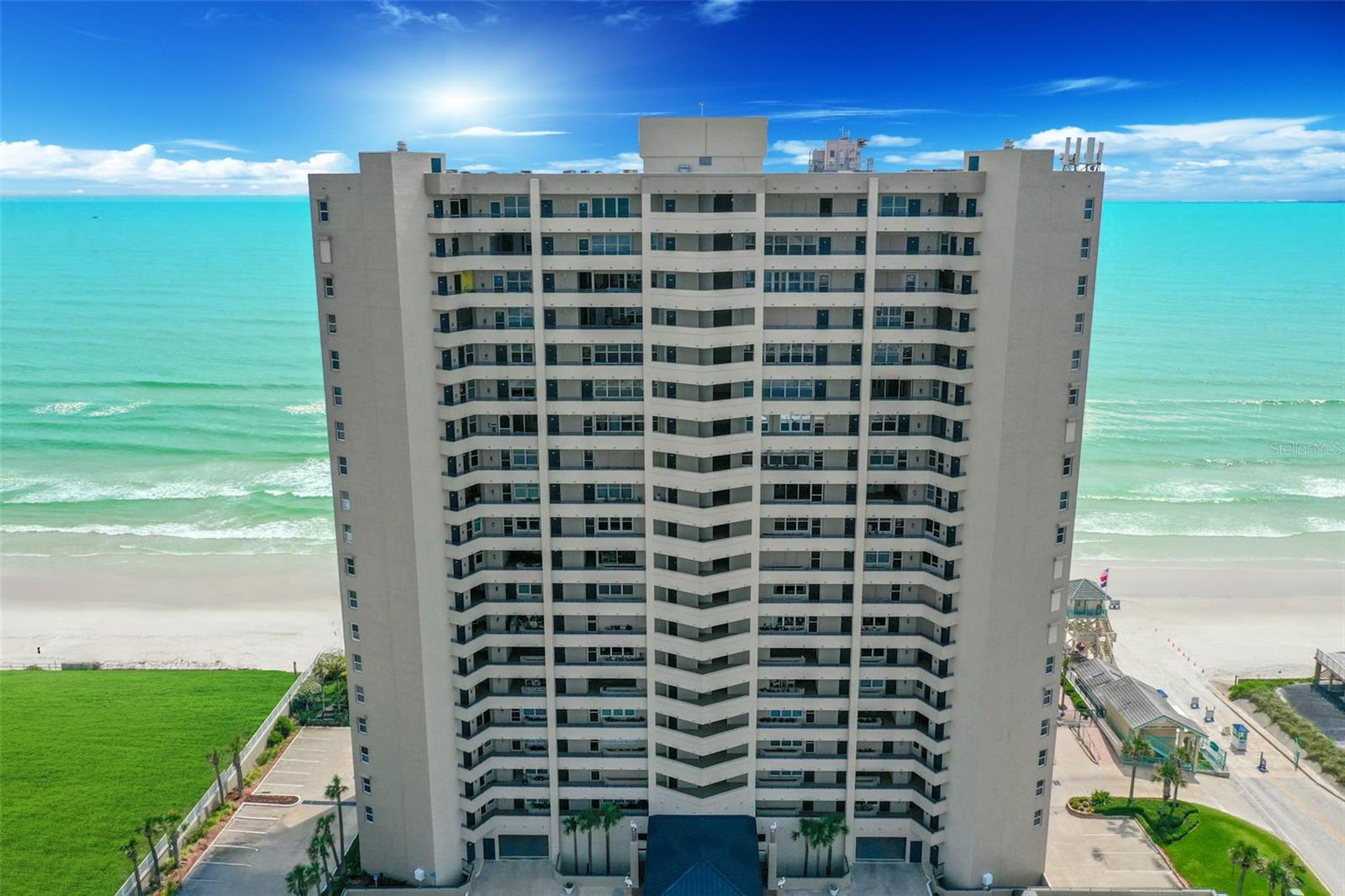 Condominium in DAYTONA BEACH SHORES, FL - Daniel Dourado