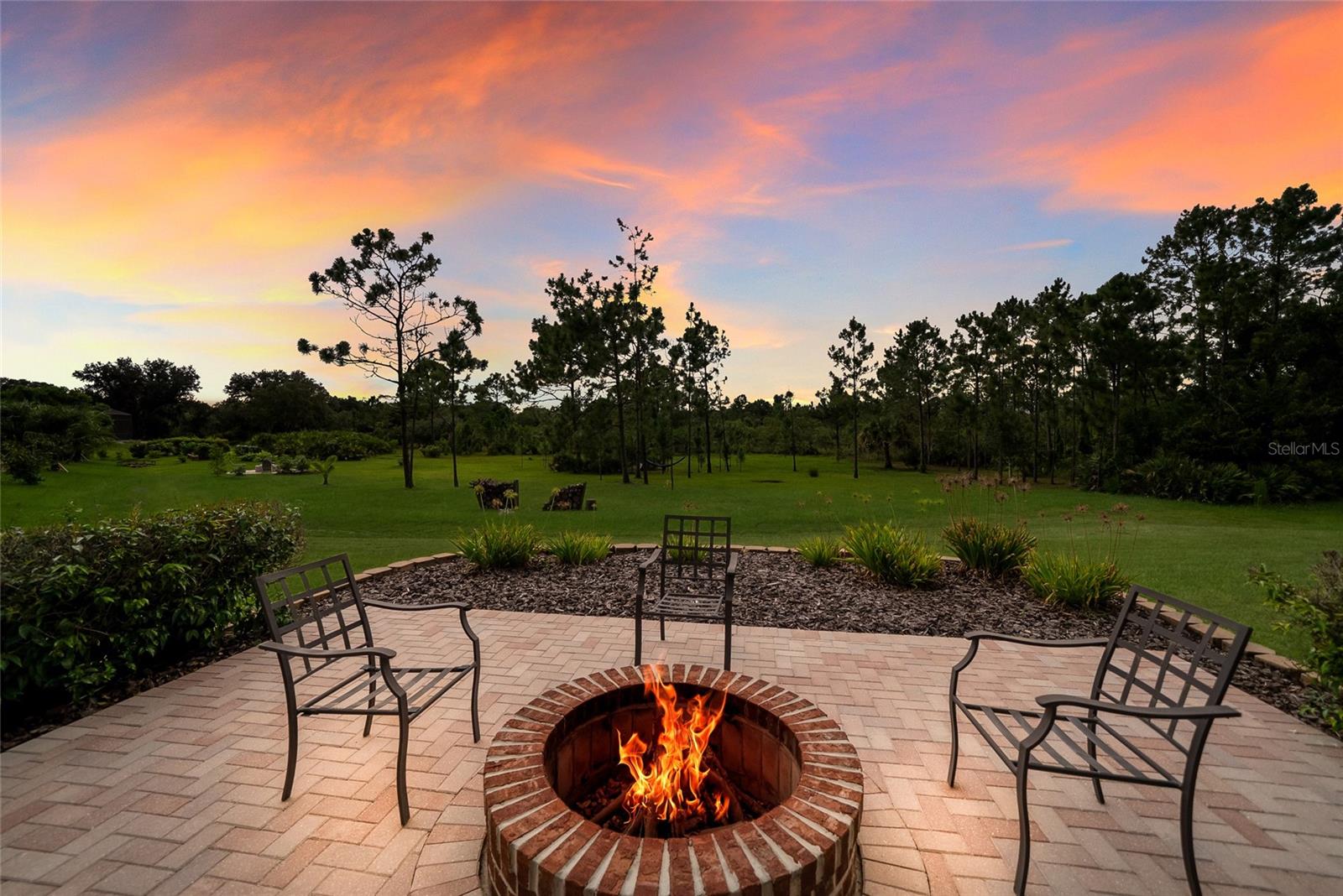 Single Family Residence in BRADENTON, FL - Daniel Dourado