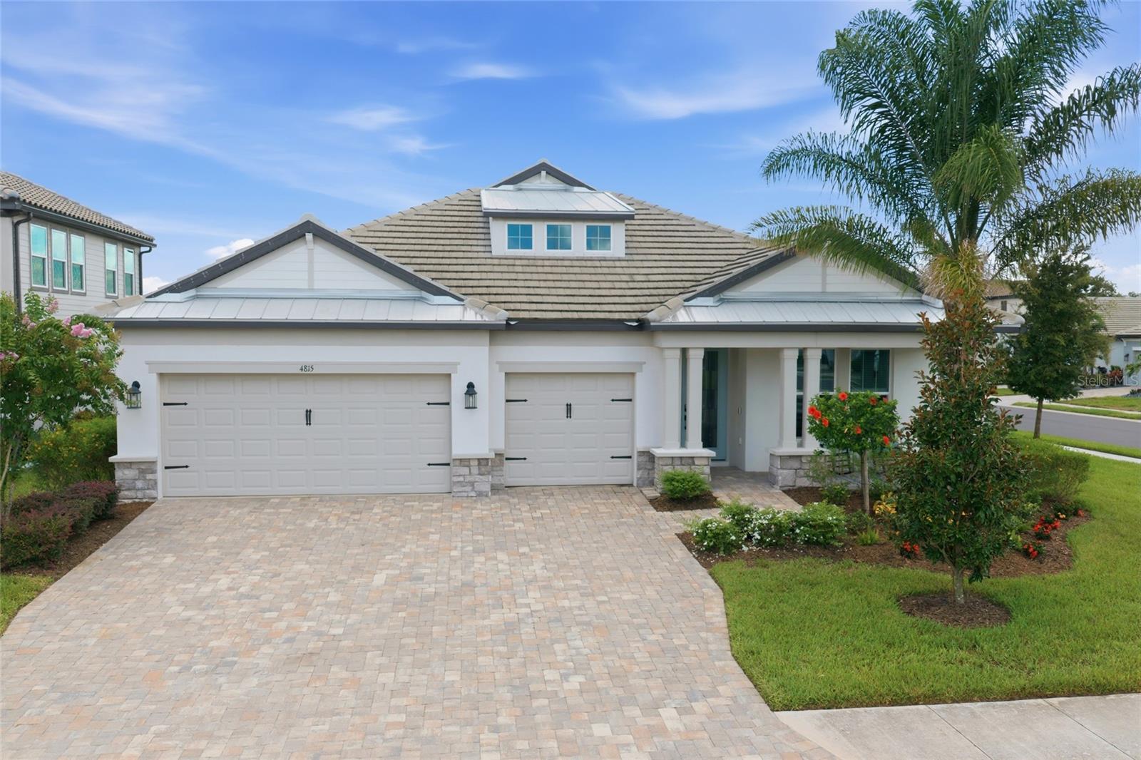 Single Family Residence in BRADENTON, FL - Daniel Dourado
