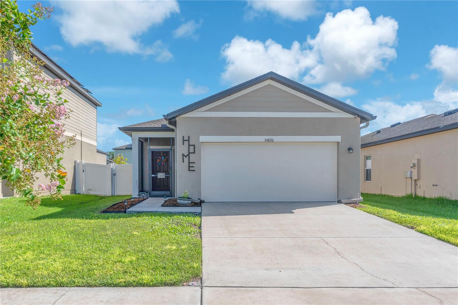 Single Family Residence in ZEPHYRHILLS, FL - Daniel Dourado