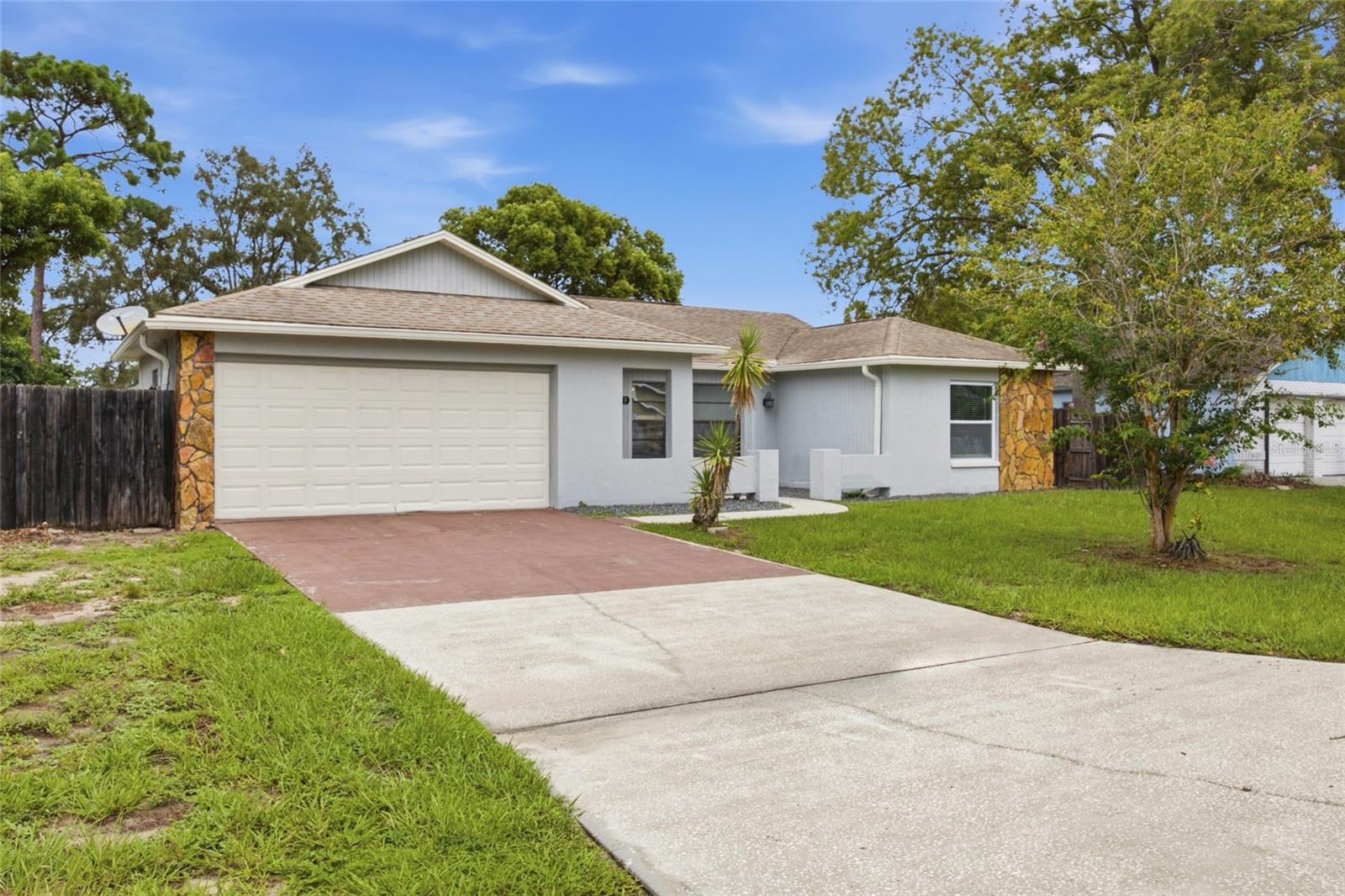Single Family Residence in SPRING HILL, FL - Daniel Dourado