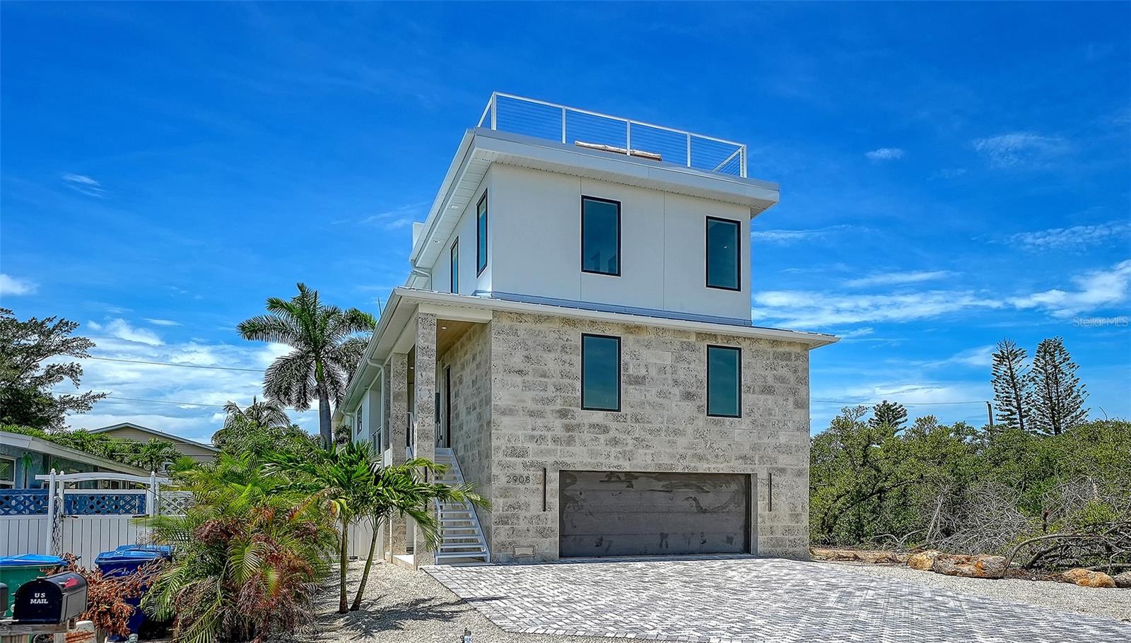 Single Family Residence in BRADENTON BEACH, FL - Daniel Dourado