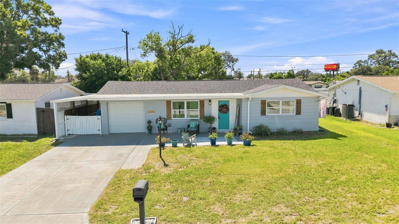 Single Family Residence em NEW PORT RICHEY, FL - Daniel Dourado