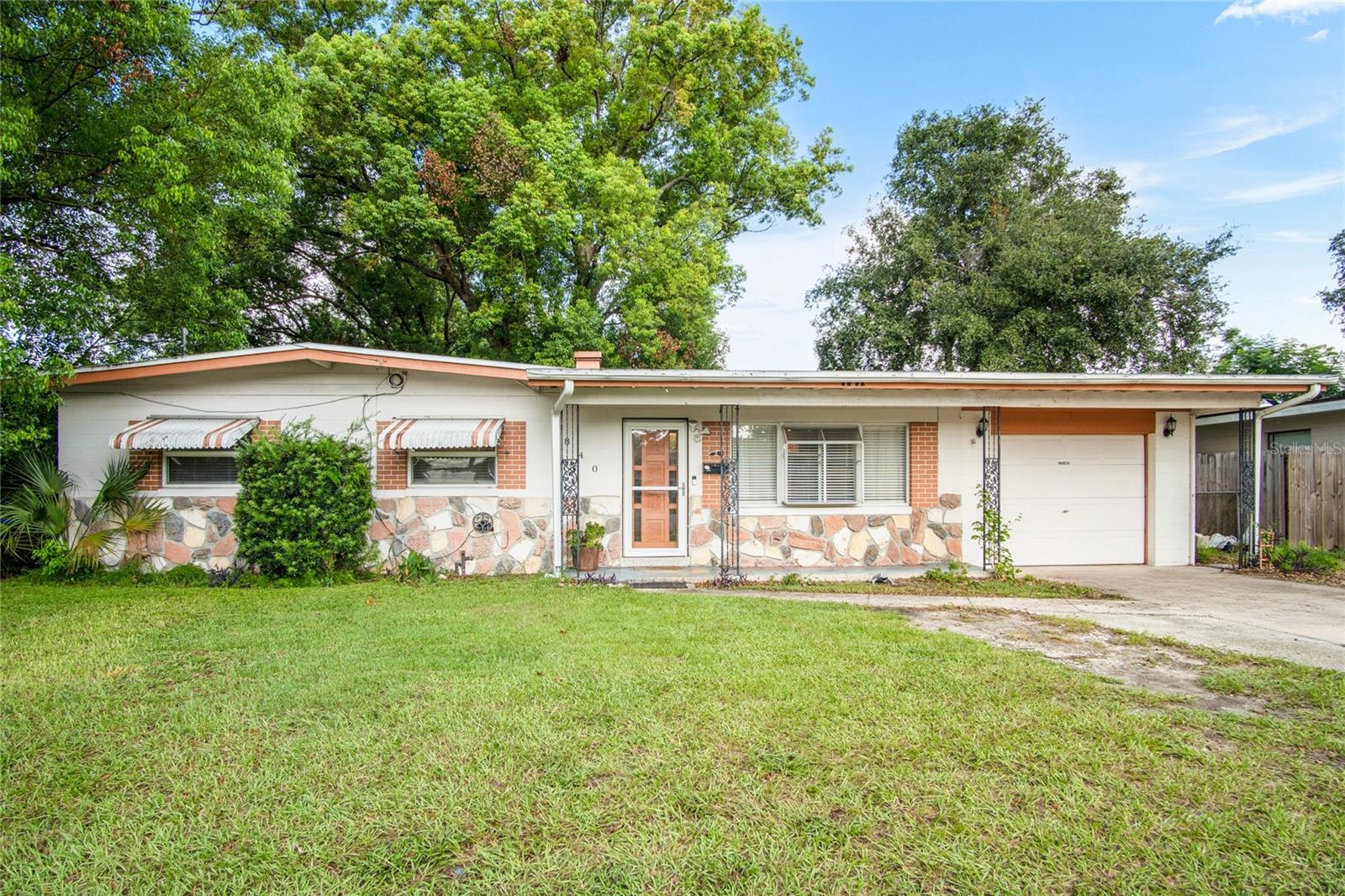 Single Family Residence in ORLANDO, FL - Daniel Dourado
