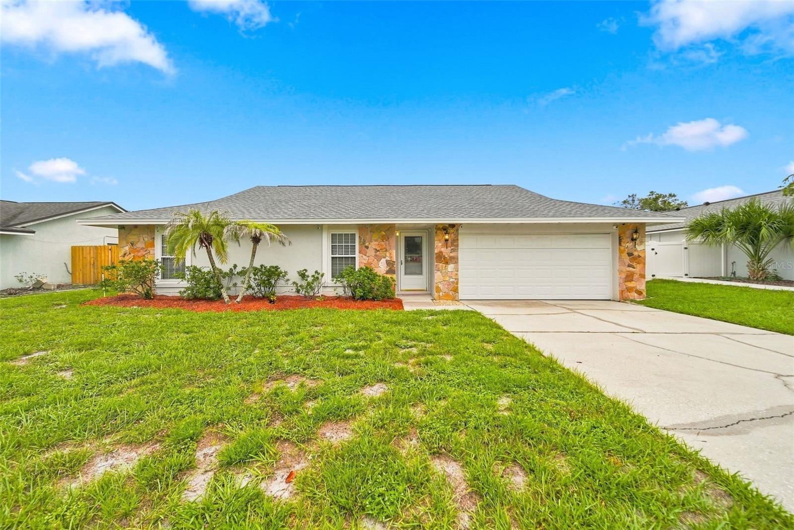 Single Family Residence em OVIEDO, FL - Daniel Dourado
