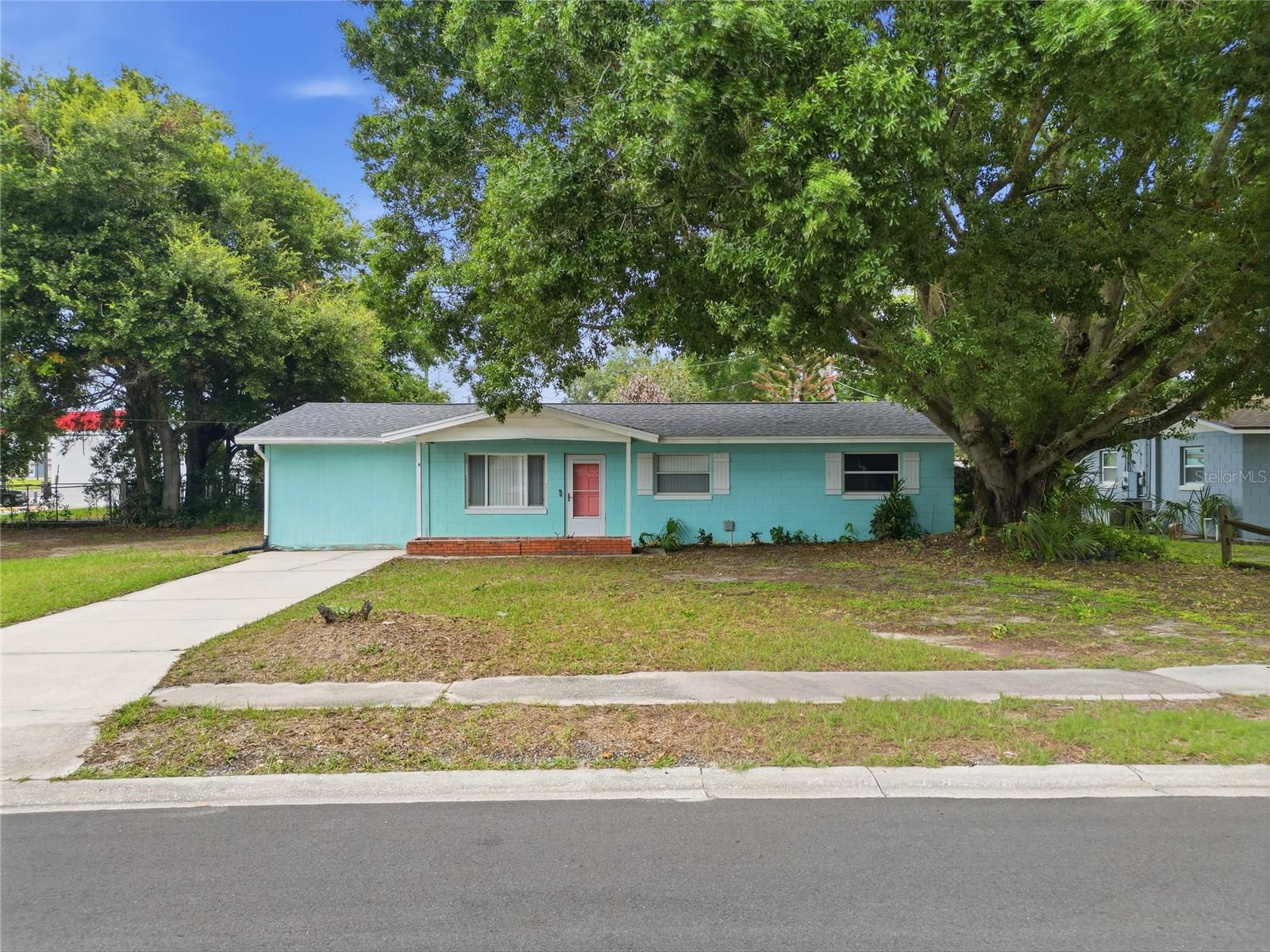 Single Family Residence in LAKE ALFRED, FL - Daniel Dourado