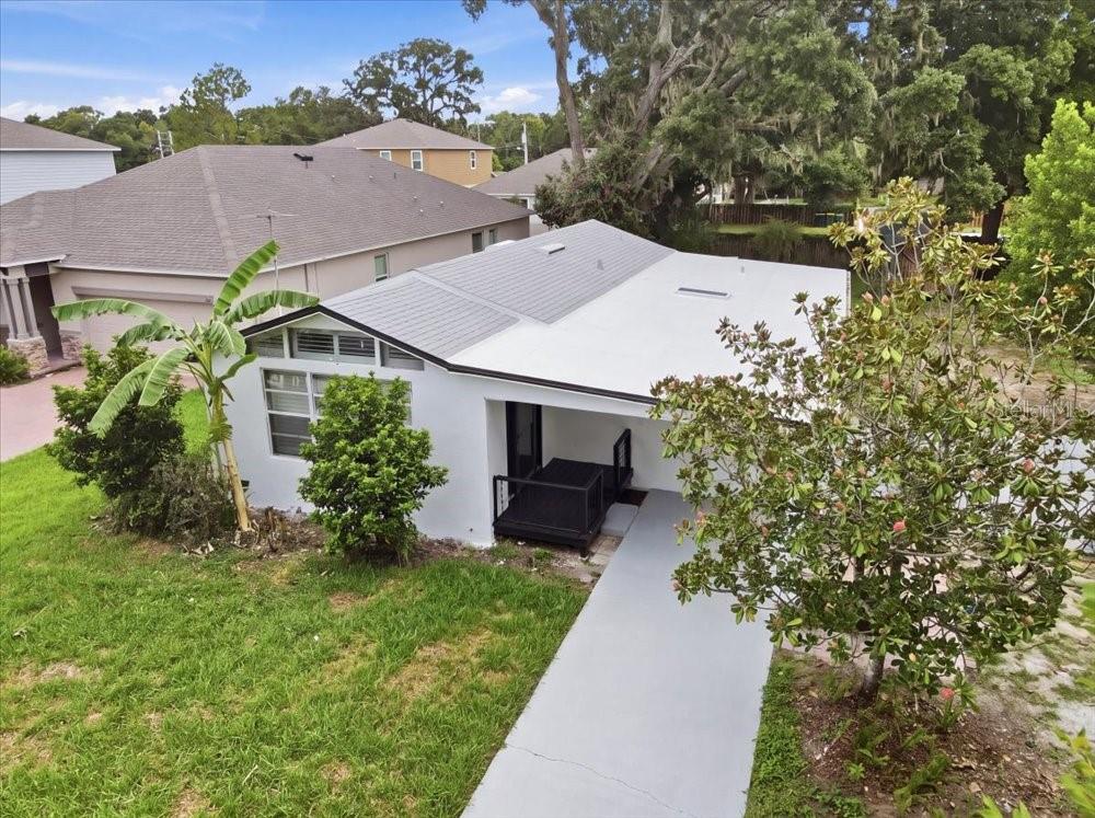 Single Family Residence in MOUNT DORA, FL - Daniel Dourado