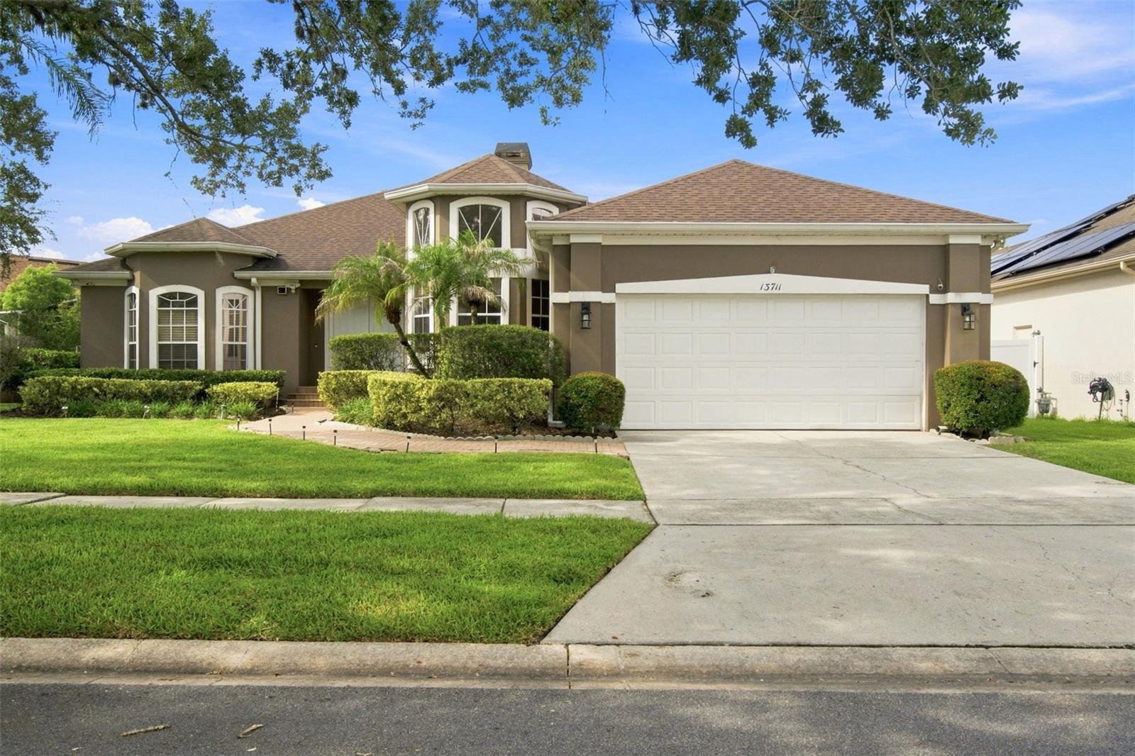 Single Family Residence in ORLANDO, FL - Daniel Dourado