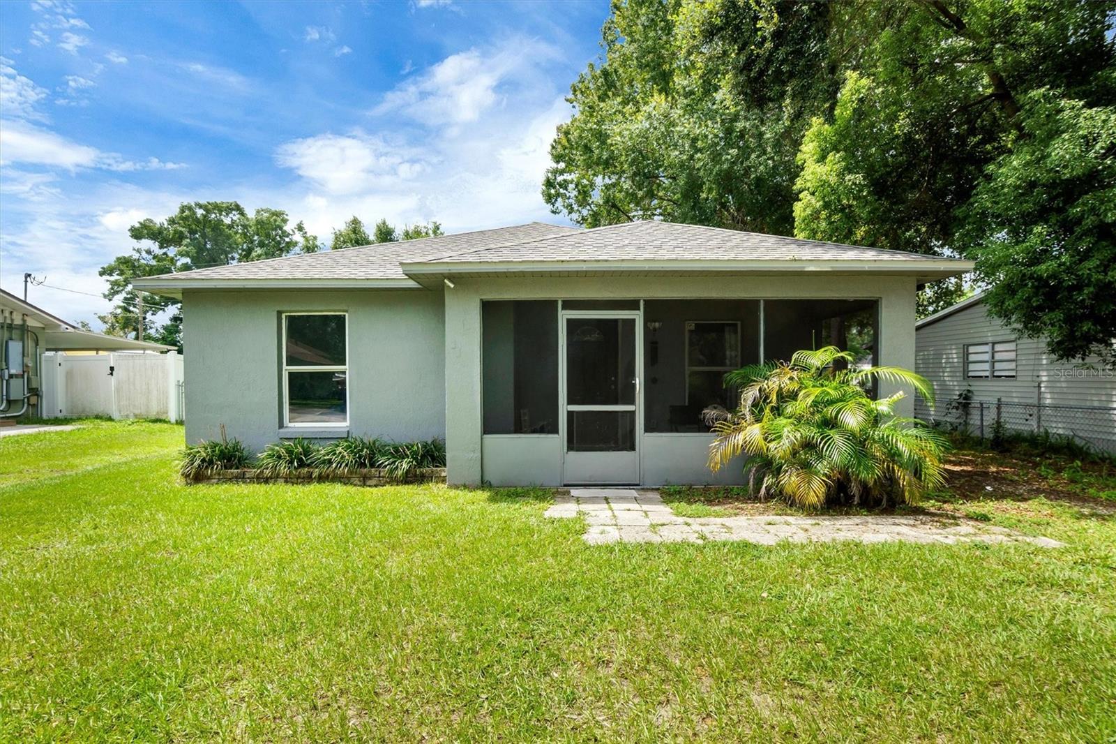 Single Family Residence in AUBURNDALE, FL - Daniel Dourado