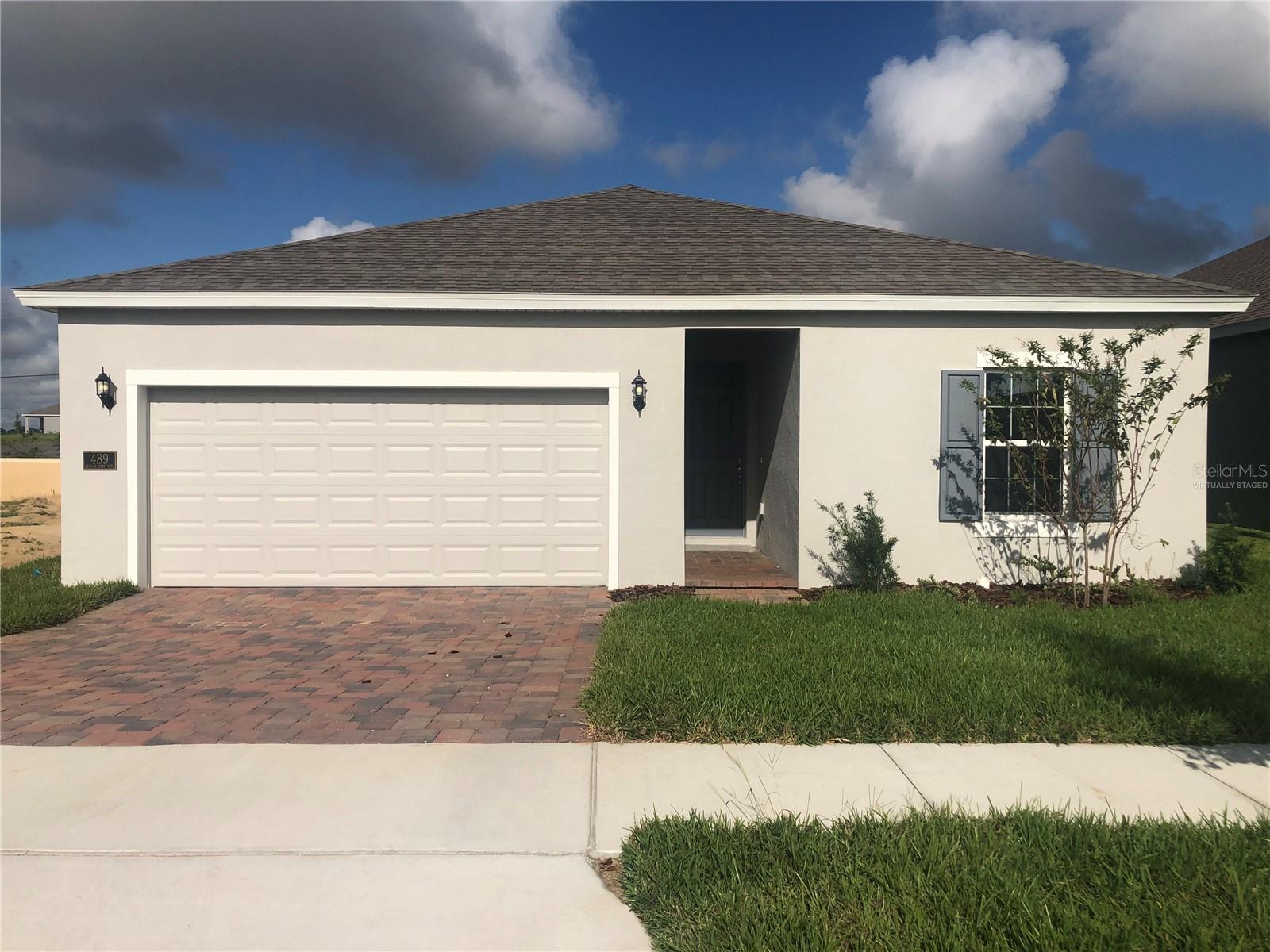 Single Family Residence in LAKE WALES, FL - Daniel Dourado