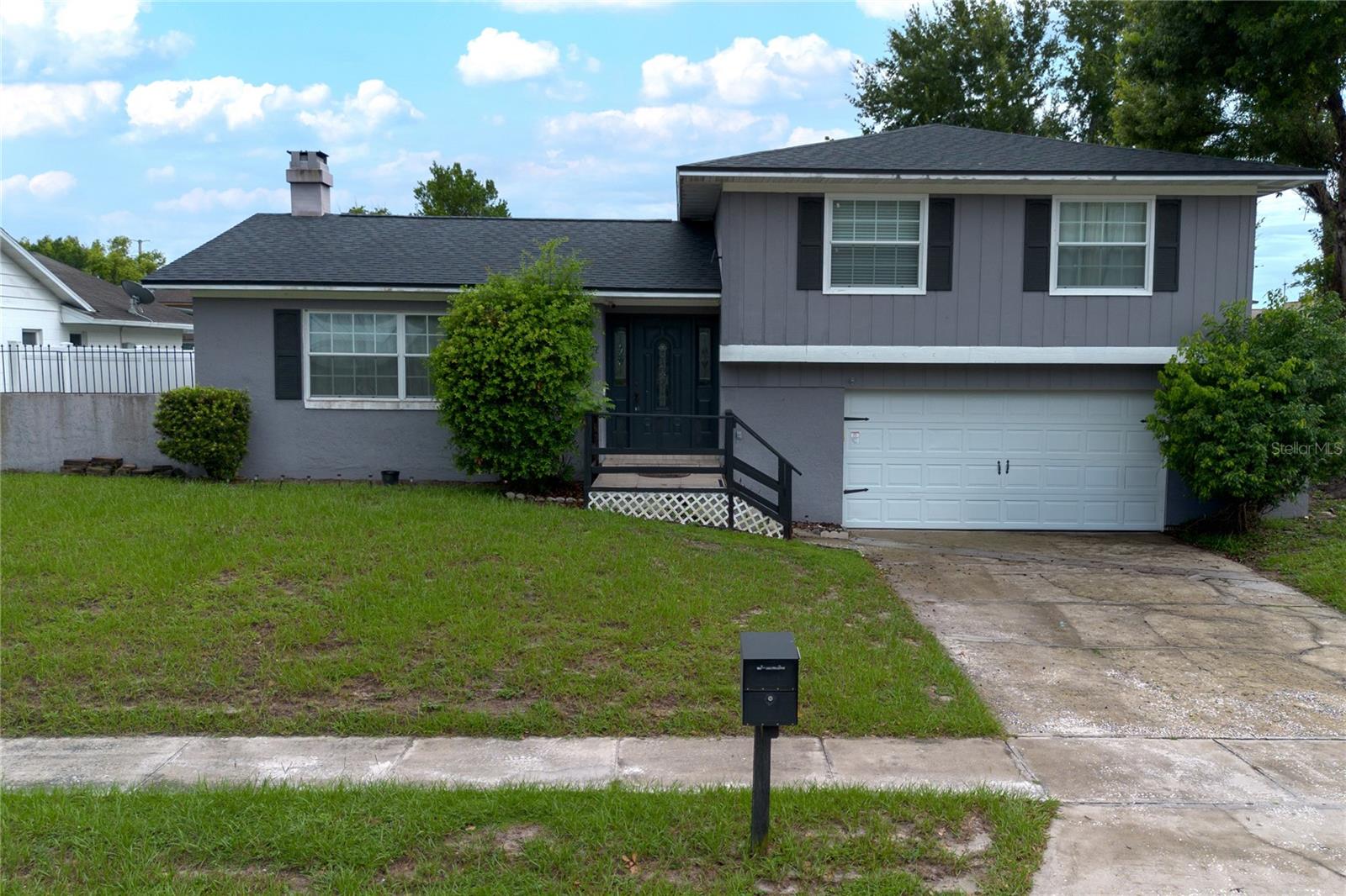 Single Family Residence in LONGWOOD, FL - Daniel Dourado