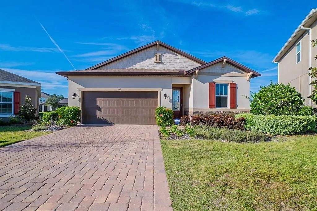 Single Family Residence in GROVELAND, FL - Daniel Dourado