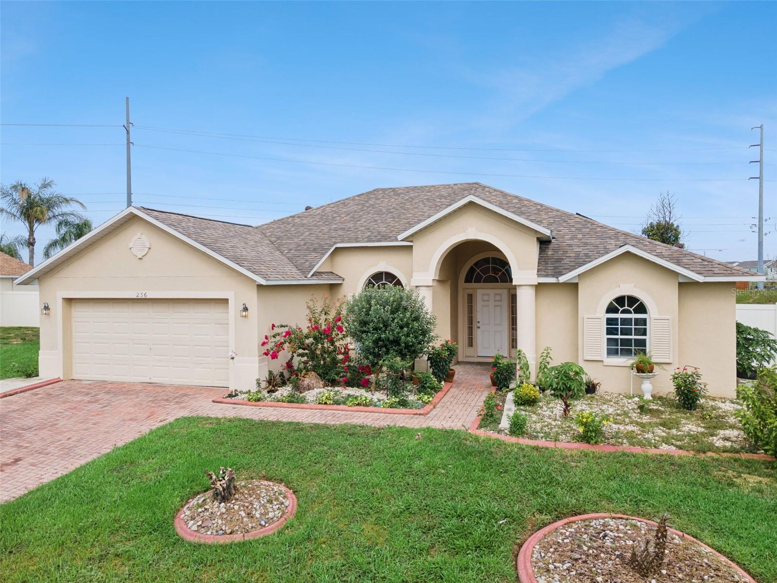 Single Family Residence in DAVENPORT, FL - Daniel Dourado