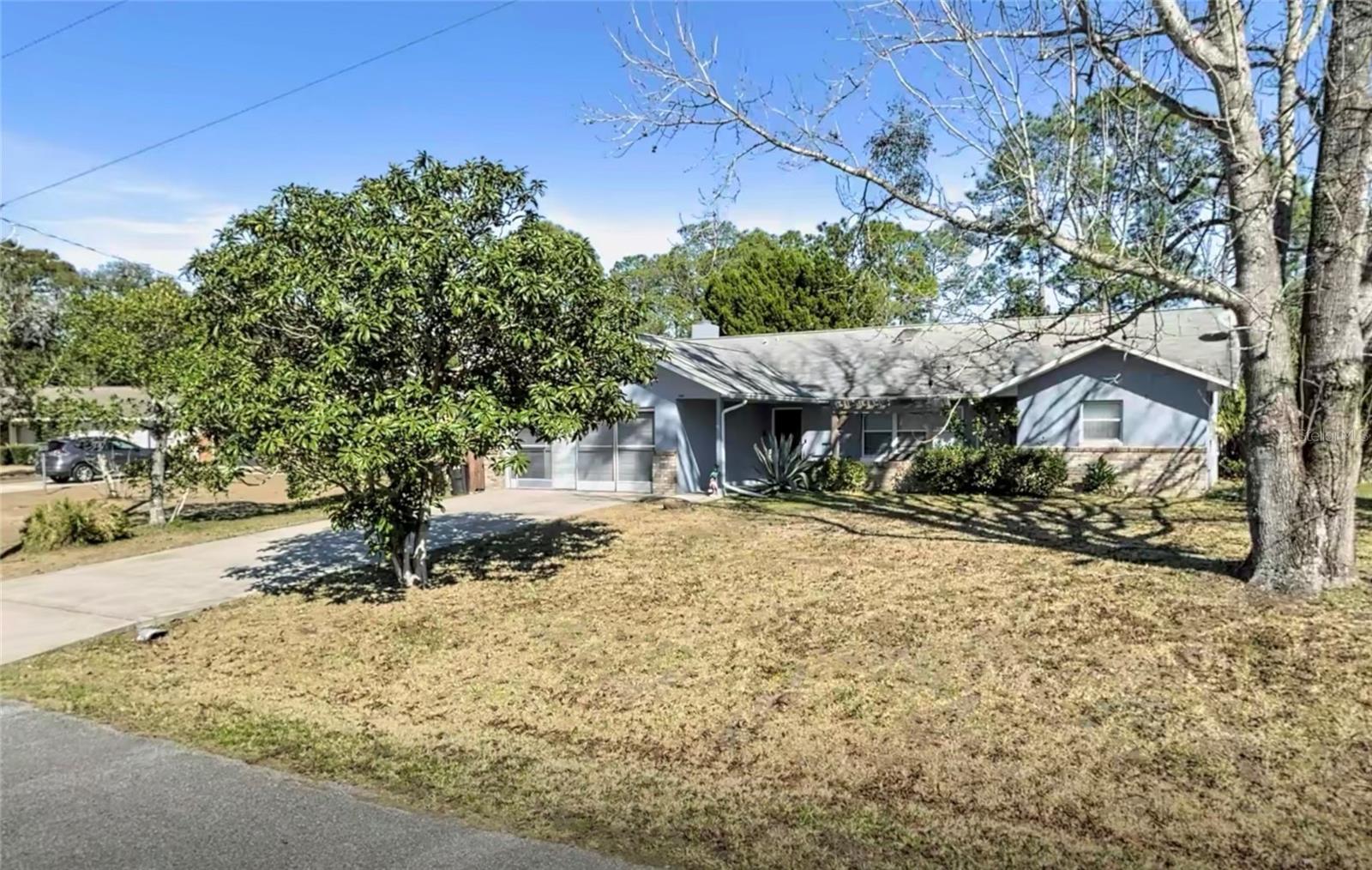 Single Family Residence in PALM COAST, FL - Daniel Dourado