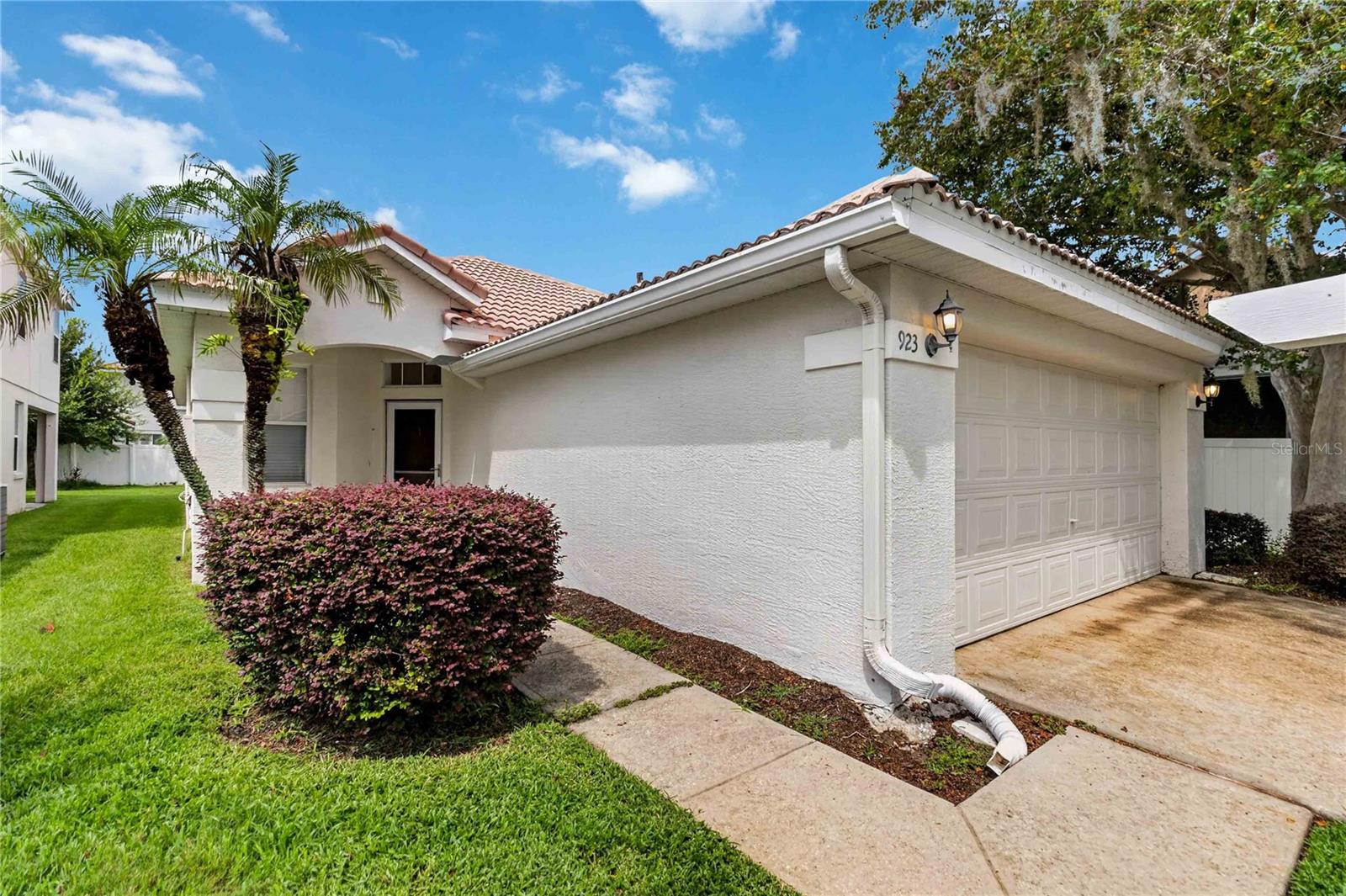 Single Family Residence in WINTER SPRINGS, FL - Daniel Dourado