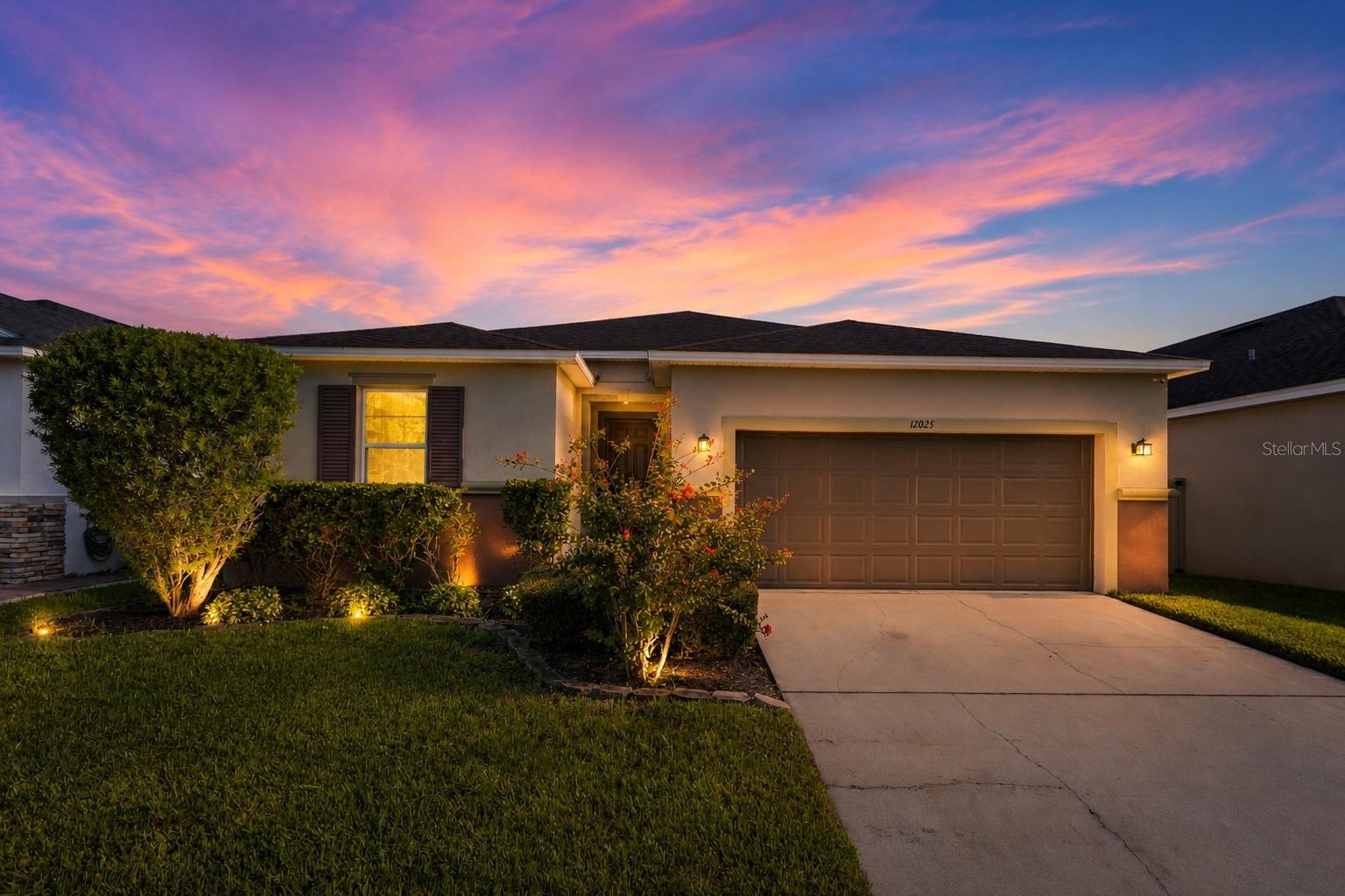 Single Family Residence in ORLANDO, FL - Daniel Dourado