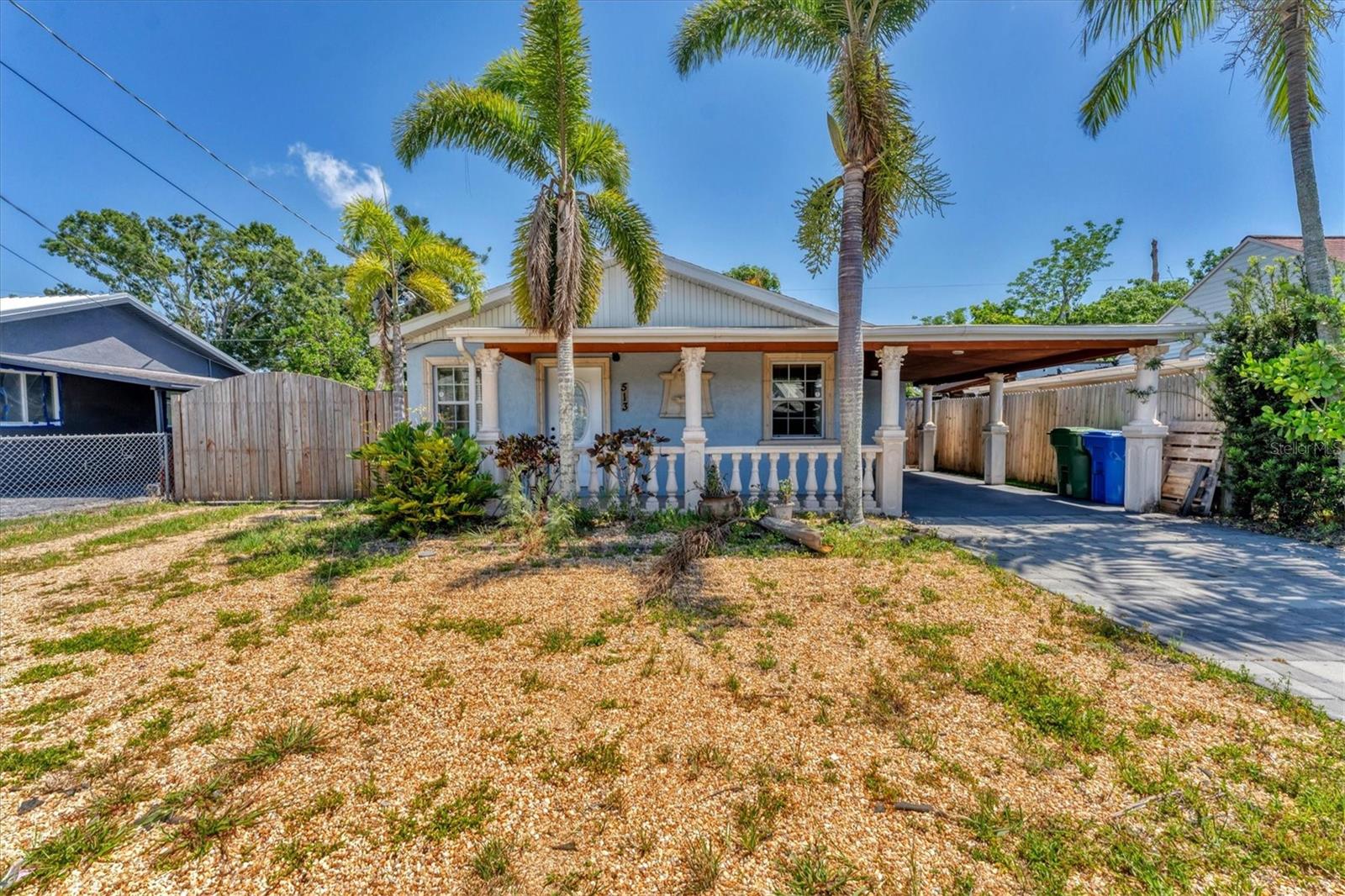 Single Family Residence in BRADENTON, FL - Daniel Dourado