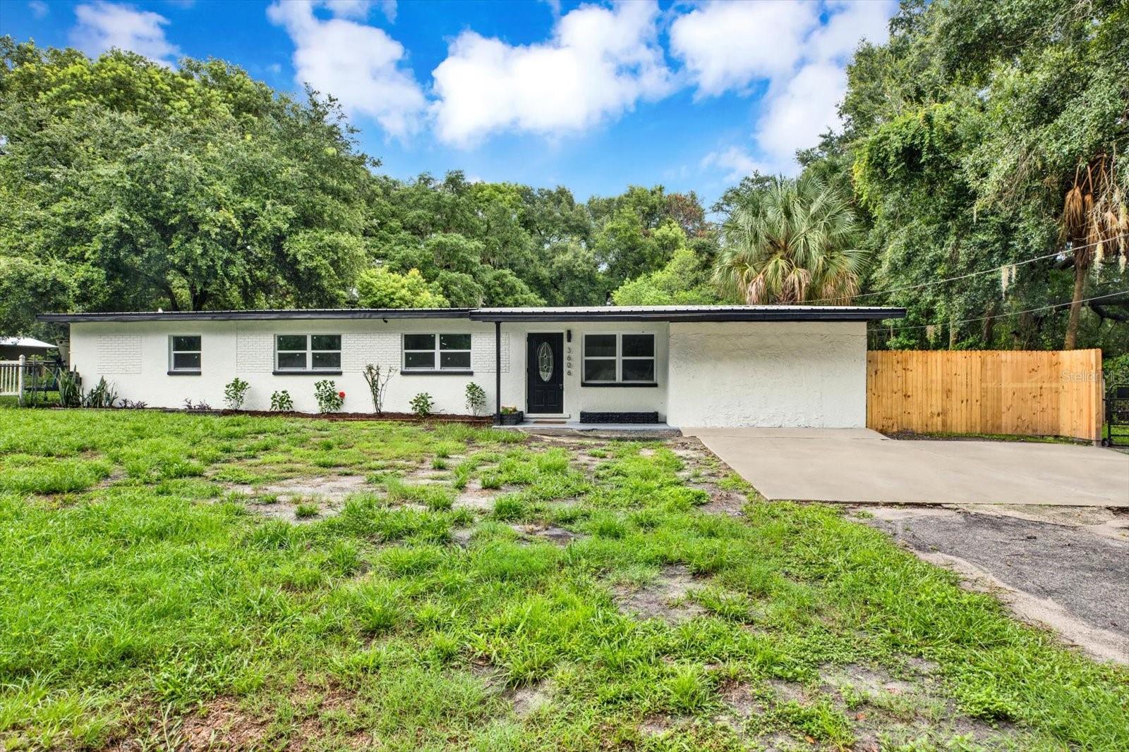 Single Family Residence in ZEPHYRHILLS, FL - Daniel Dourado