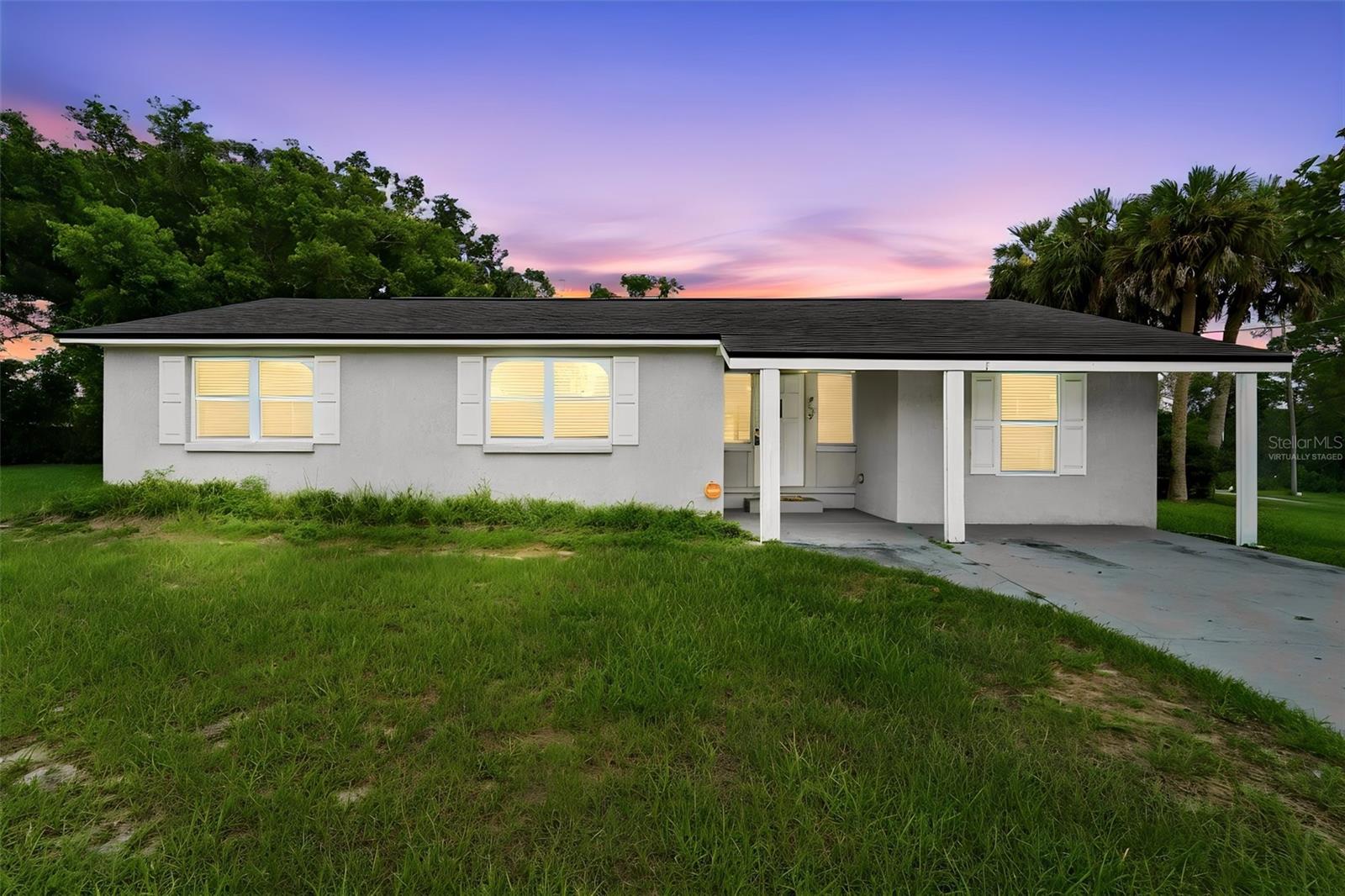 Single Family Residence em DEBARY, FL - Daniel Dourado
