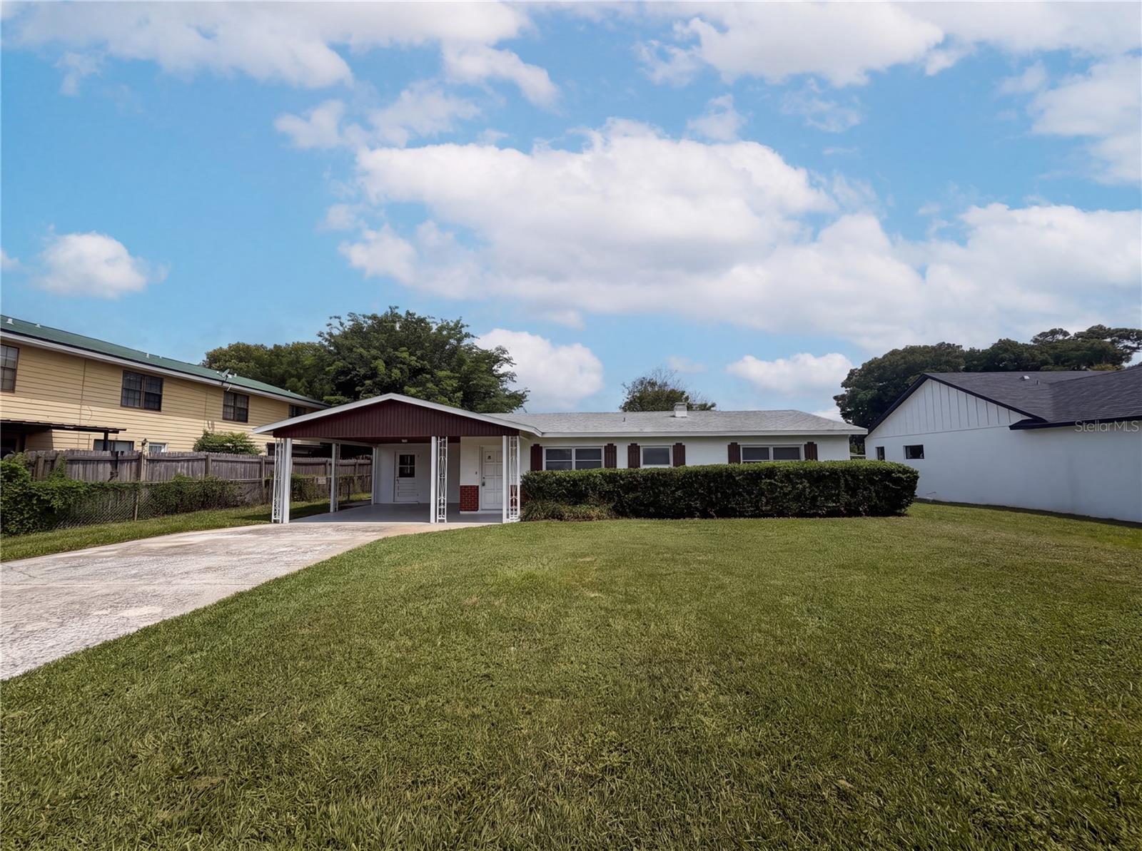 Single Family Residence in WINTER HAVEN, FL - Daniel Dourado