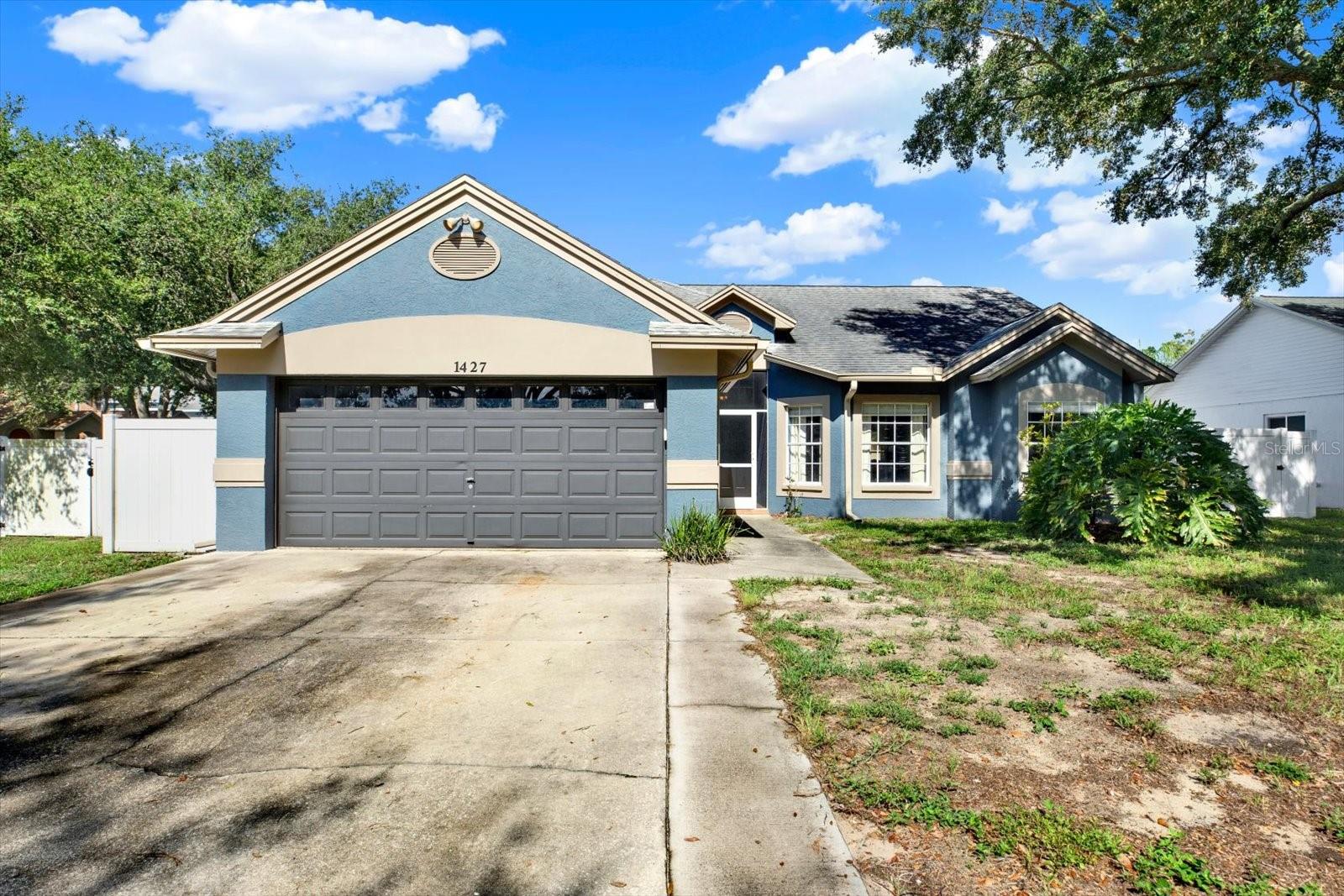Single Family Residence in TARPON SPRINGS, FL - Daniel Dourado