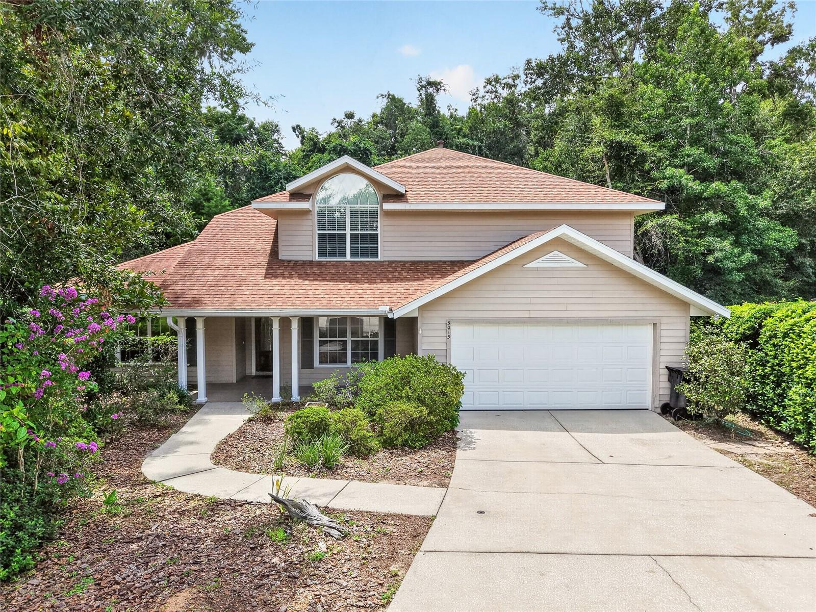 Single Family Residence in GAINESVILLE, FL - Daniel Dourado