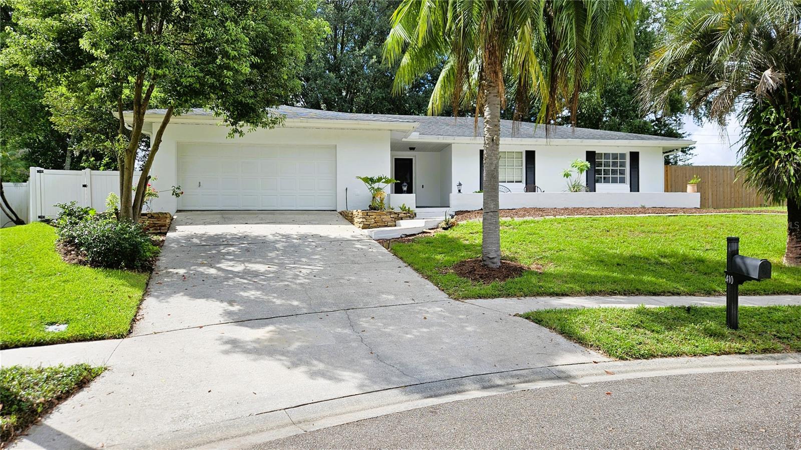 Single Family Residence in ALTAMONTE SPRINGS, FL - Daniel Dourado